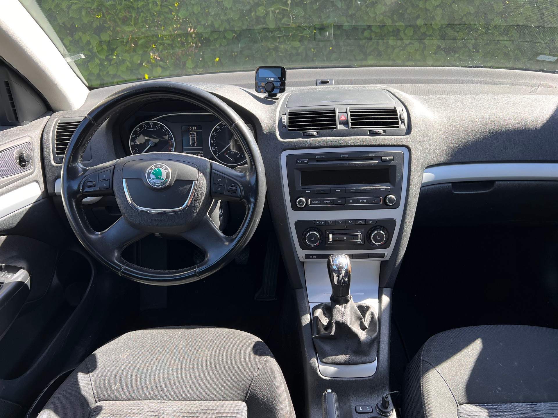 SKODA 2.0 TDI Ambiente-image-13