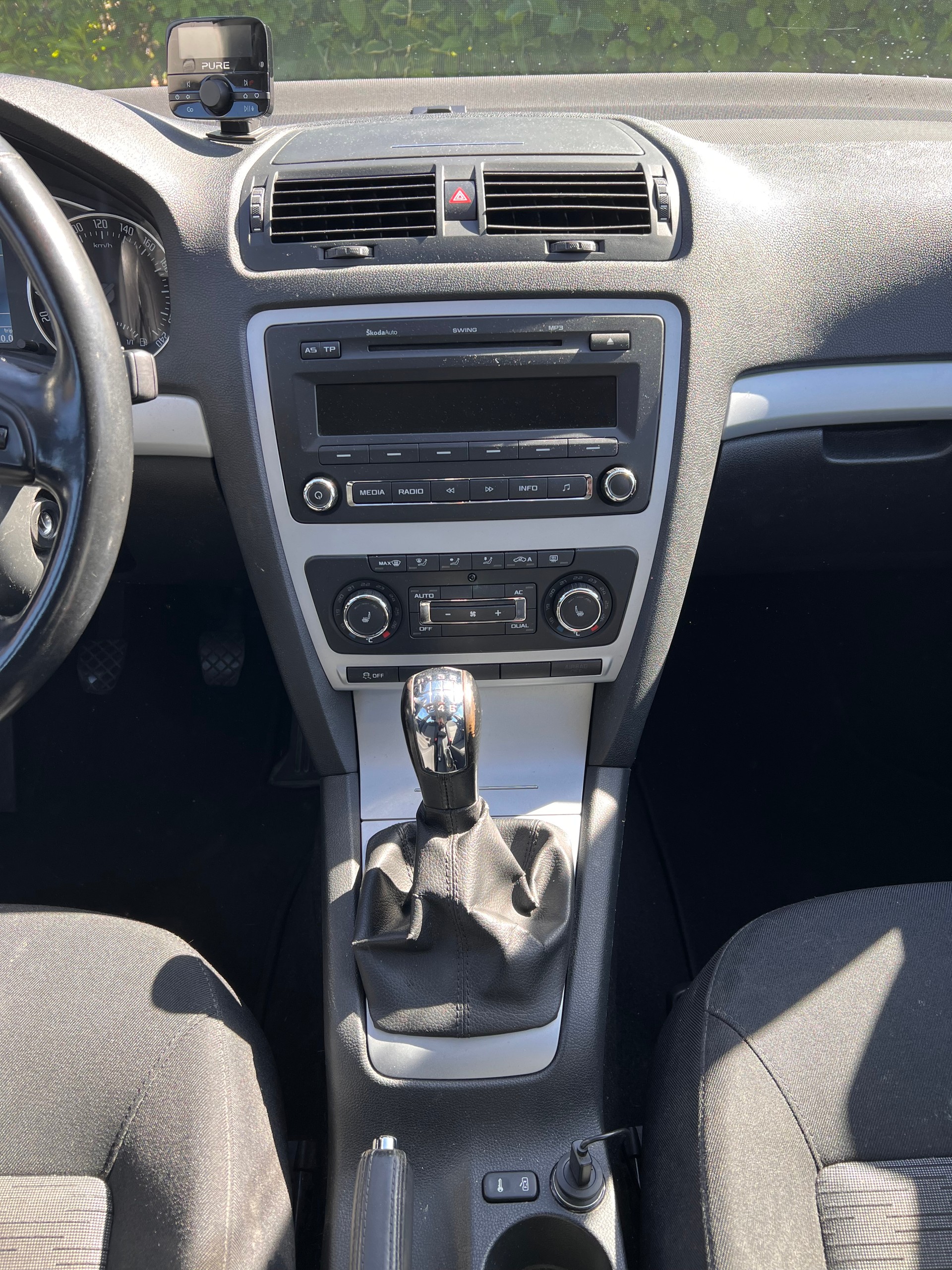 SKODA 2.0 TDI Ambiente-image-14