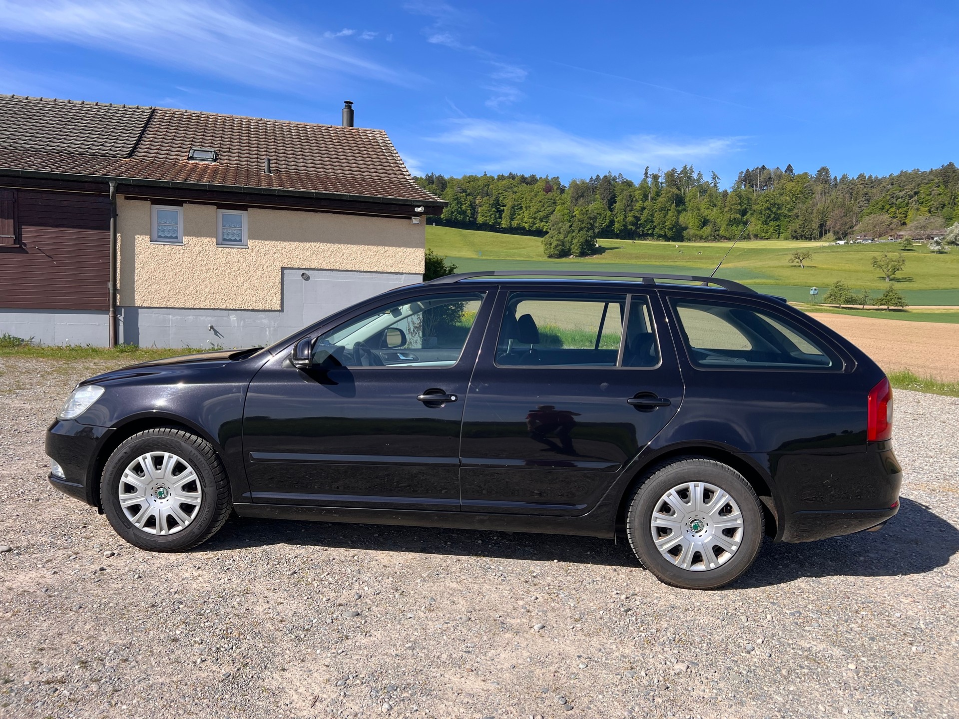 SKODA 2.0 TDI Ambiente-image-4