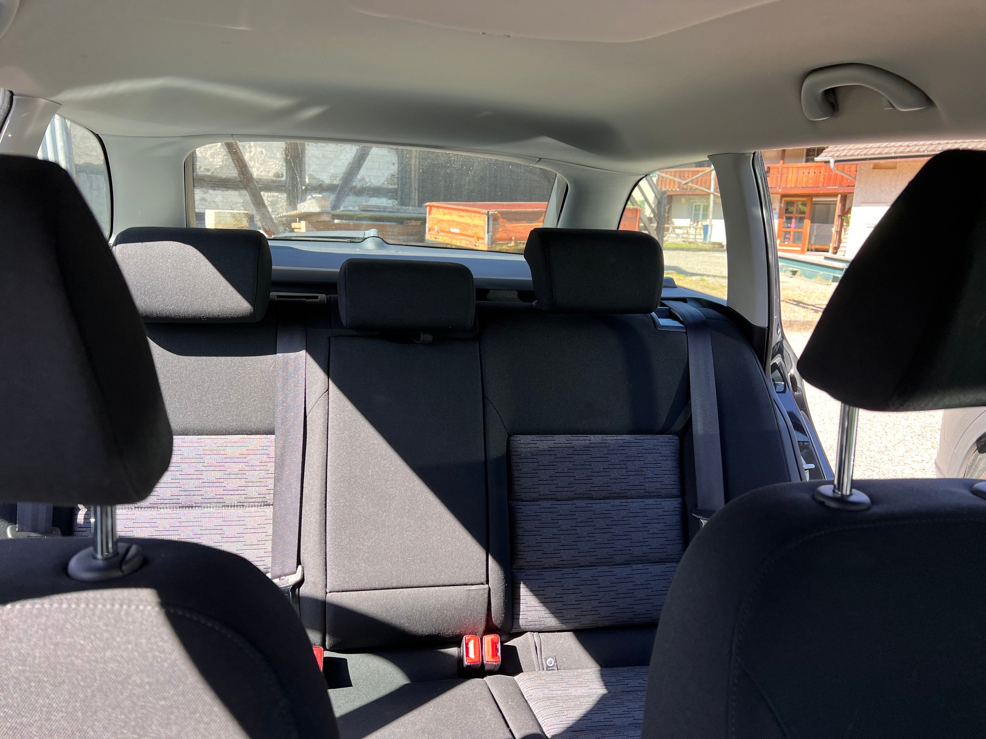 SKODA 2.0 TDI Ambiente-image-18