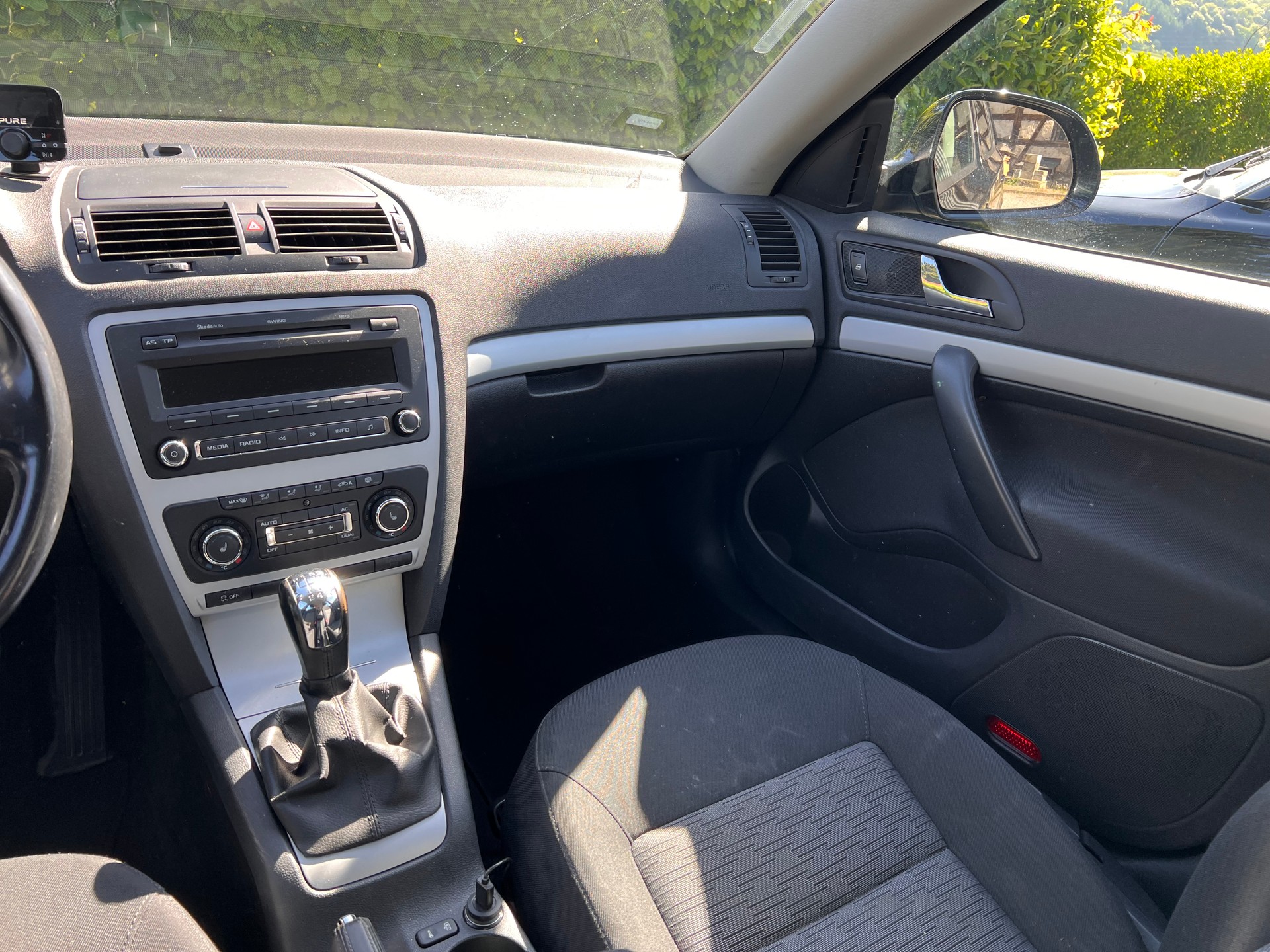SKODA 2.0 TDI Ambiente-image-16