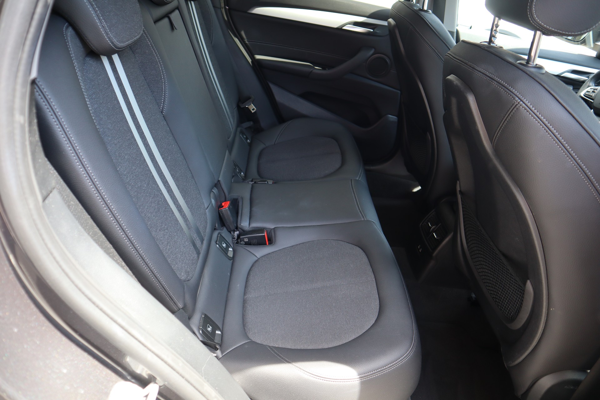BMW X1 xDrive 20d Steptronic mit AHK Euro 6-image-5