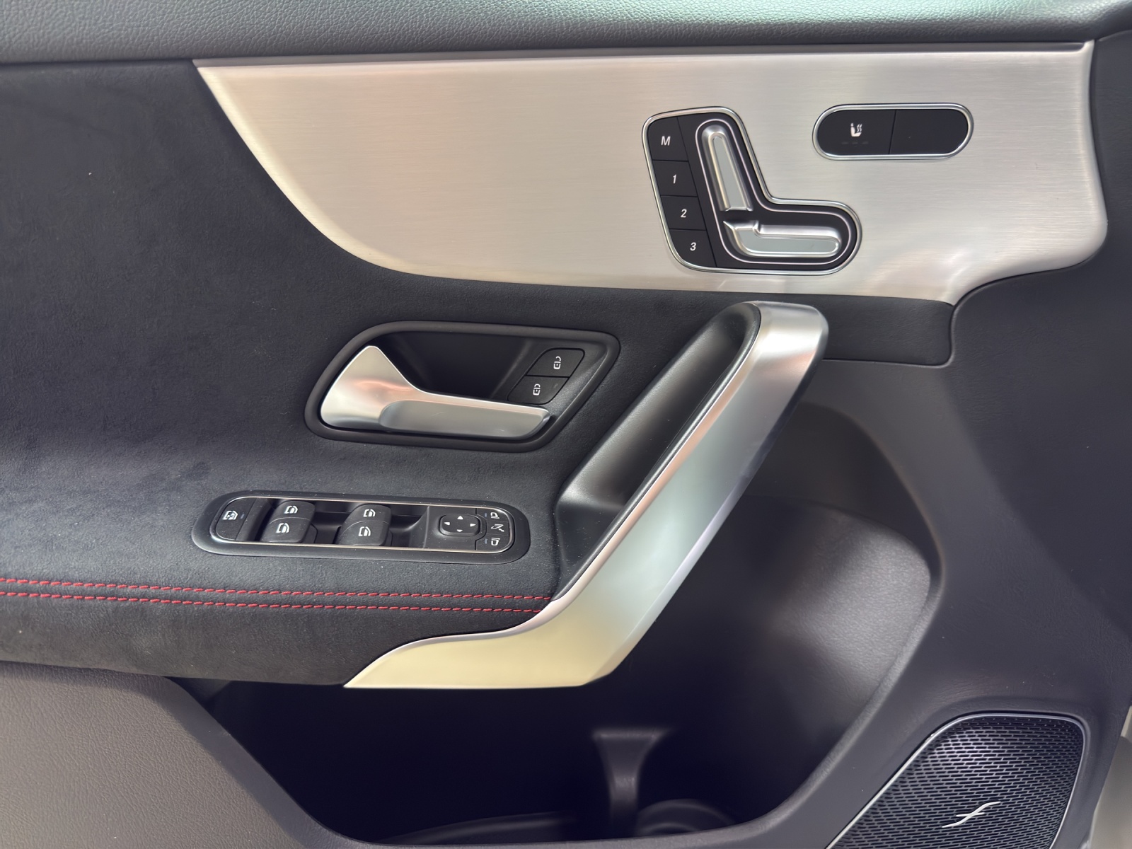 MERCEDES-BENZ A AMG 35 4Matic 8G-DCT-image-11