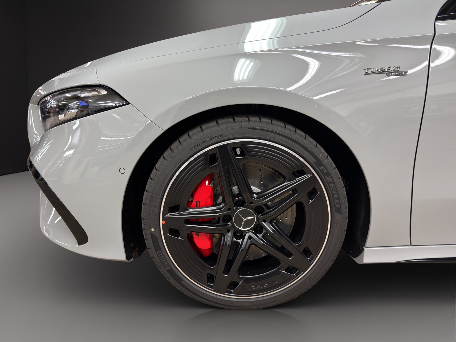 MERCEDES-BENZ A AMG 35 4Matic 8G-DCT-image-6