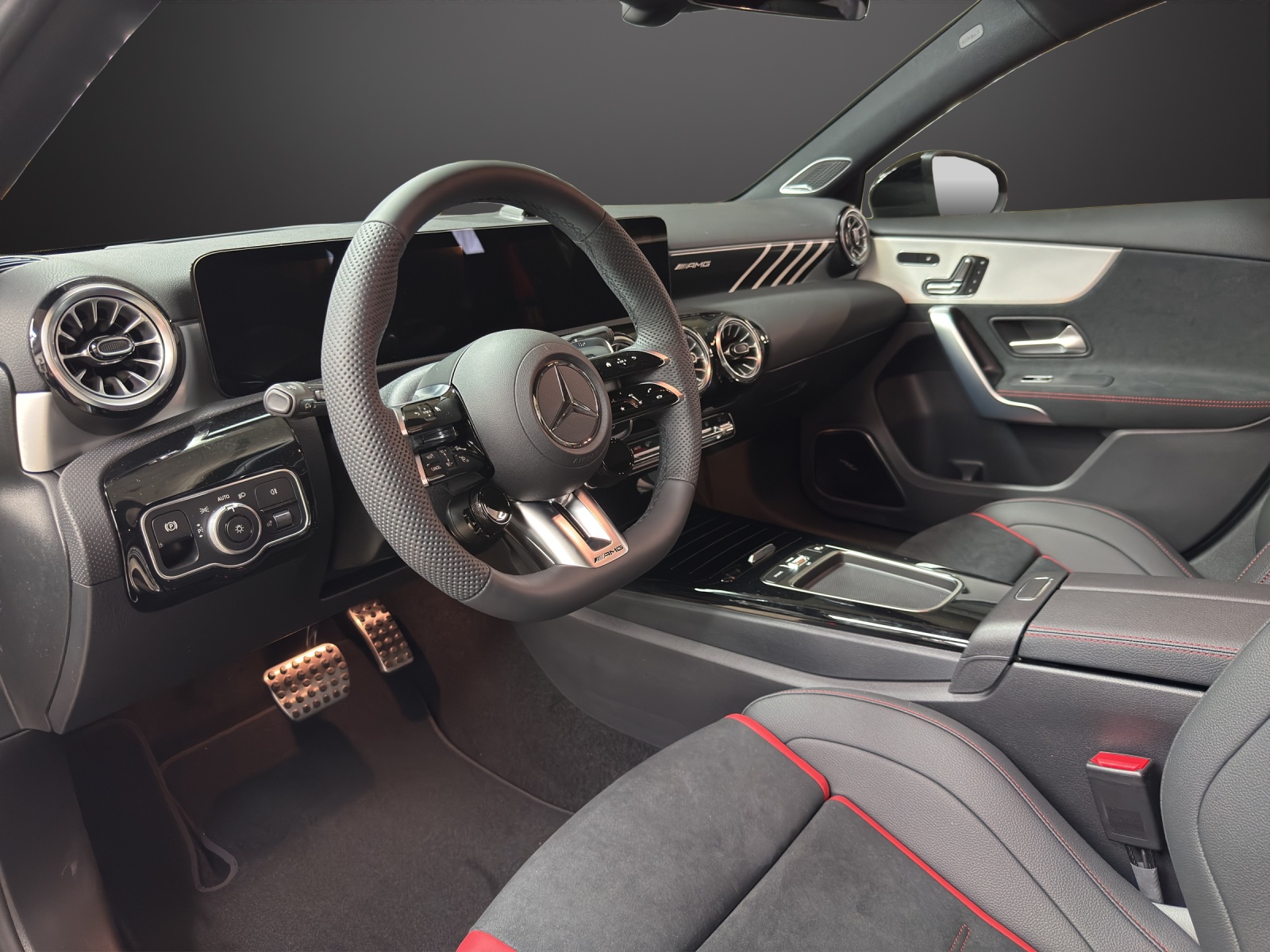 MERCEDES-BENZ A AMG 35 4Matic 8G-DCT-image-8