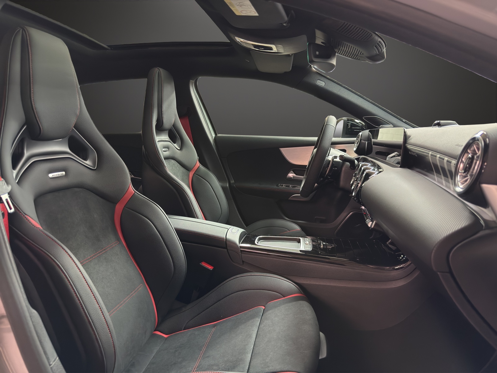 MERCEDES-BENZ A AMG 35 4Matic 8G-DCT-image-10