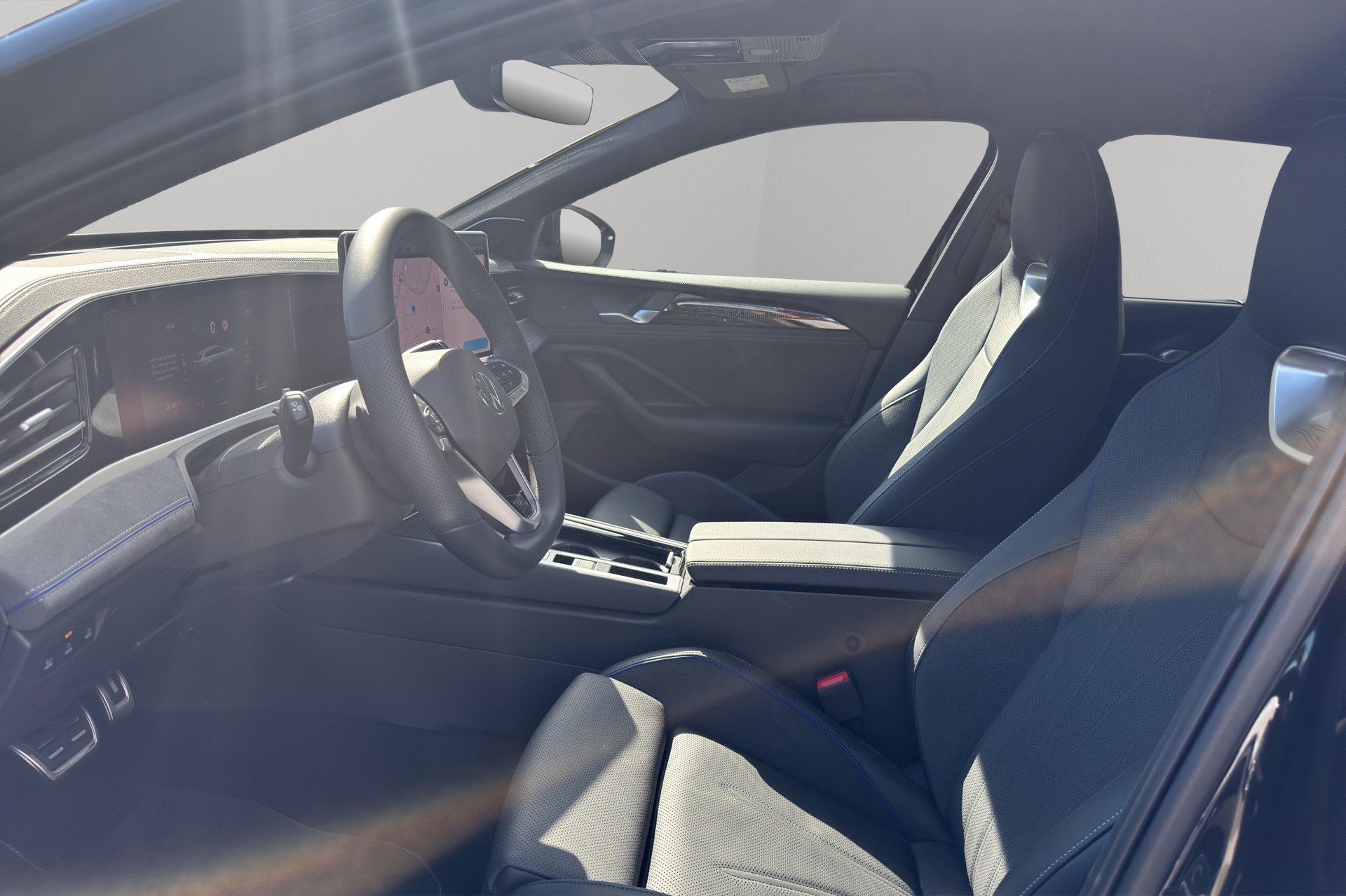 VW Passat Variant 2.0 TSI evo4 R-Line 4 Motion DSG-image-8