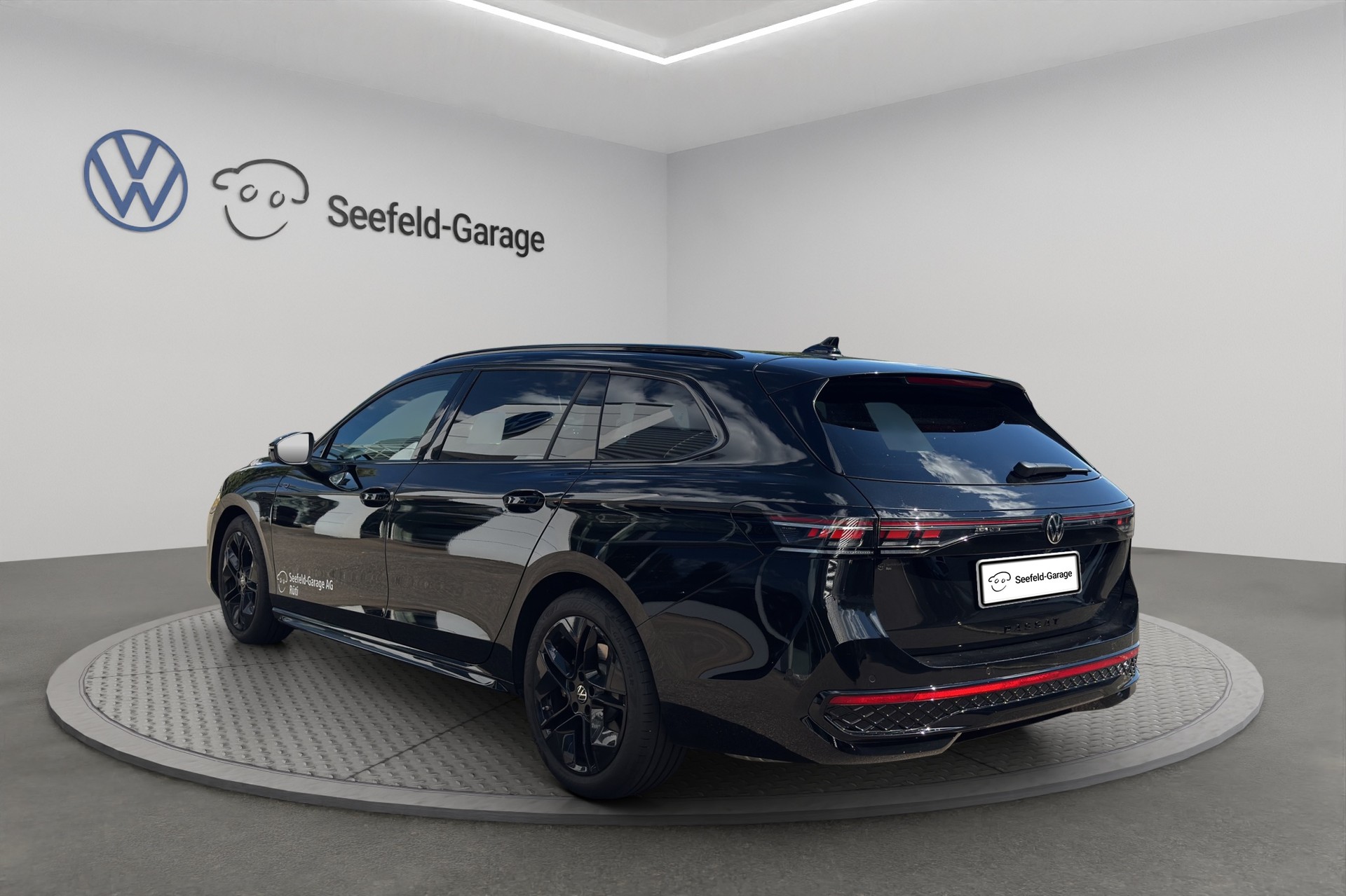 VW Passat Variant 2.0 TSI evo4 R-Line 4 Motion DSG-image-3