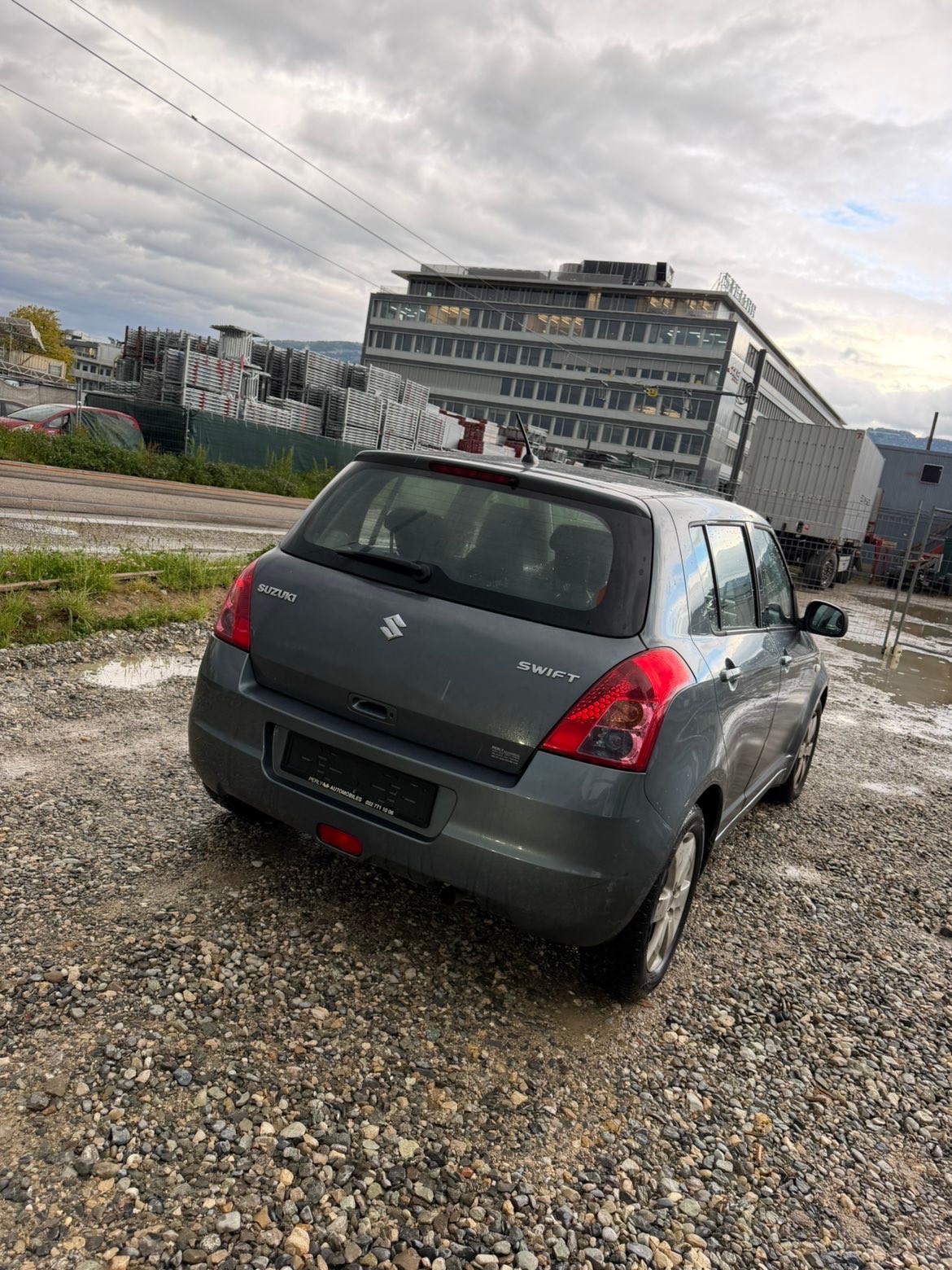 SUZUKI Swift 1.3i 16V GL Top-image-11