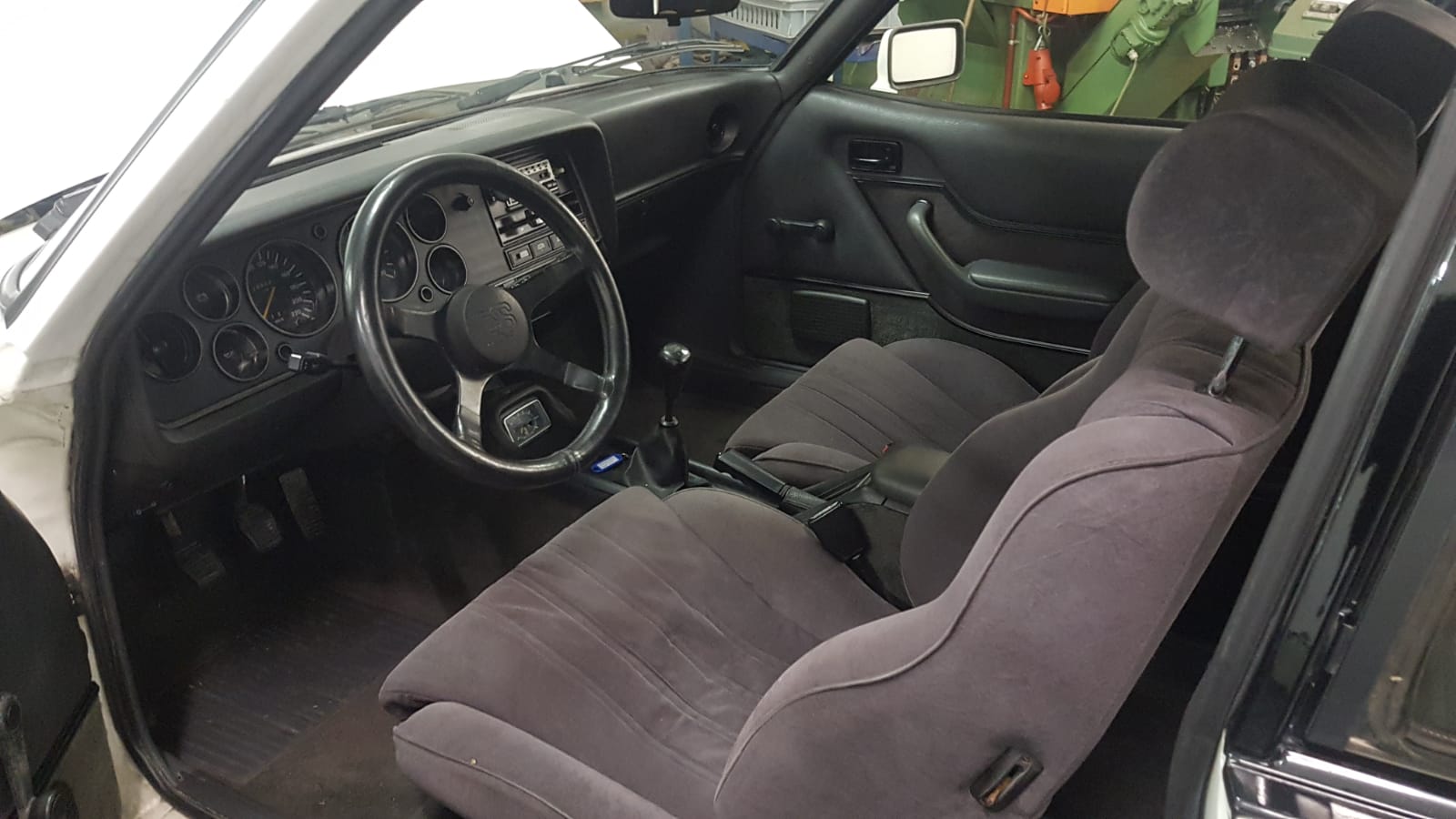 FORD 2,8 Turbo-image-13