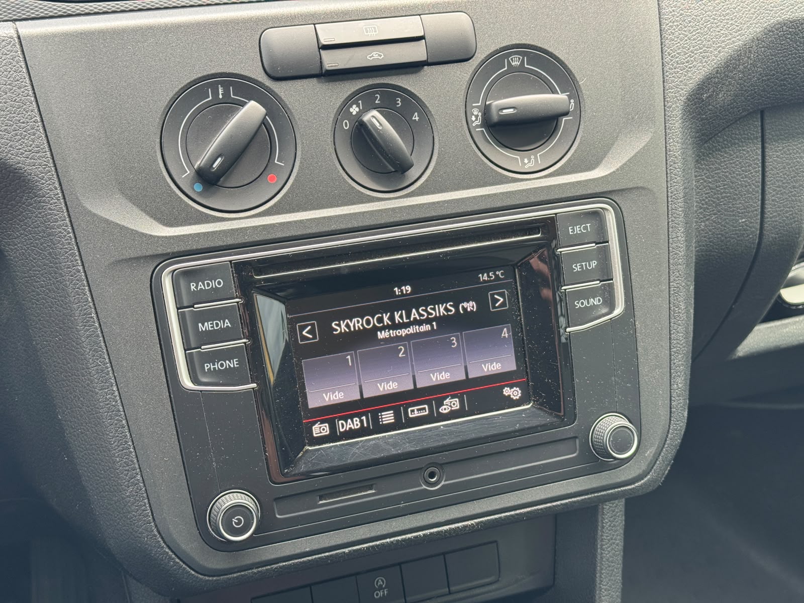VW Caddy Maxi 1.0TSI BlueMotion Technology-image-12