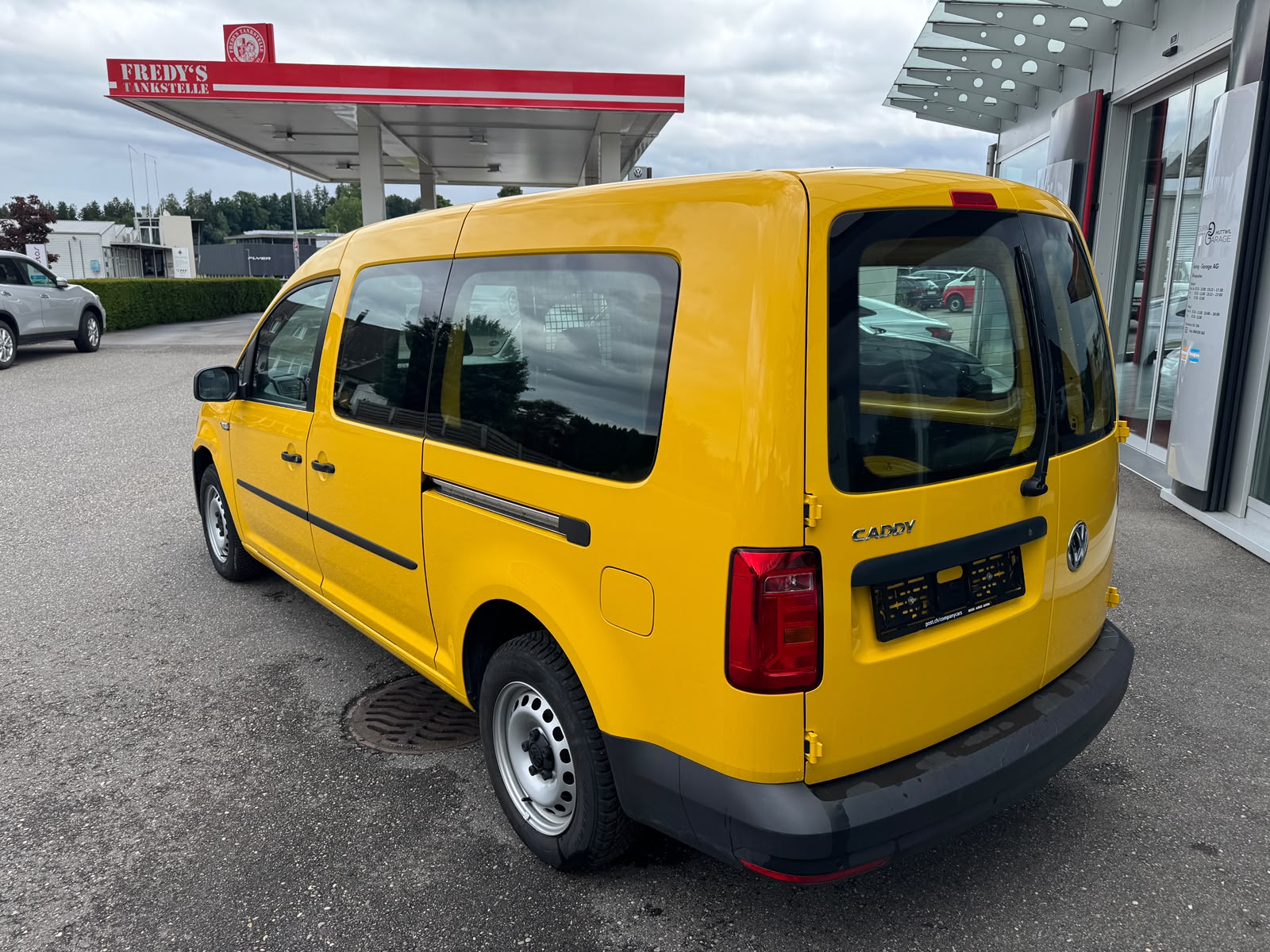 VW Caddy Maxi 1.0TSI BlueMotion Technology-image-1