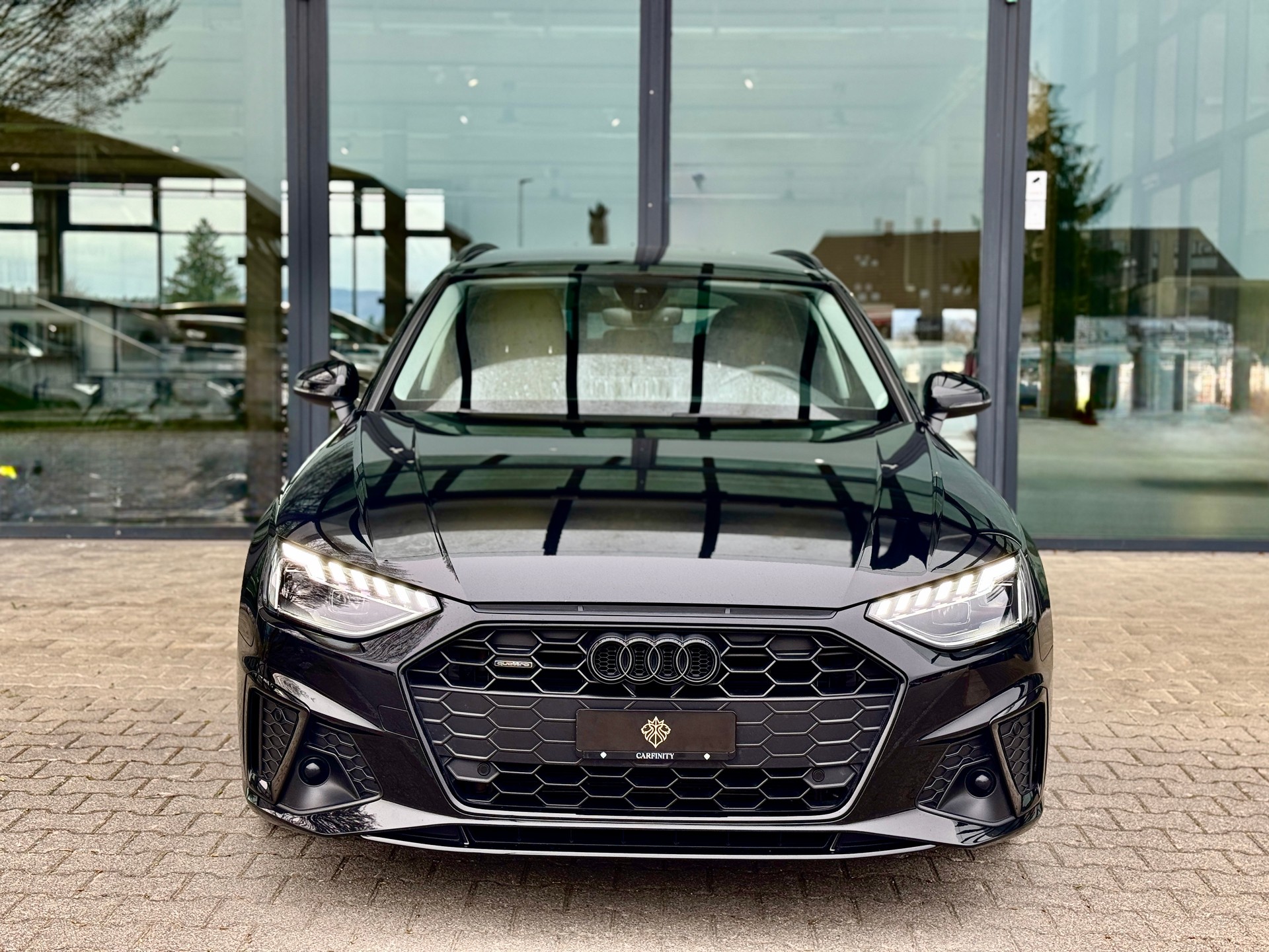 AUDI A4 Avant 40 TDI S line quattro S-tronic-image-1