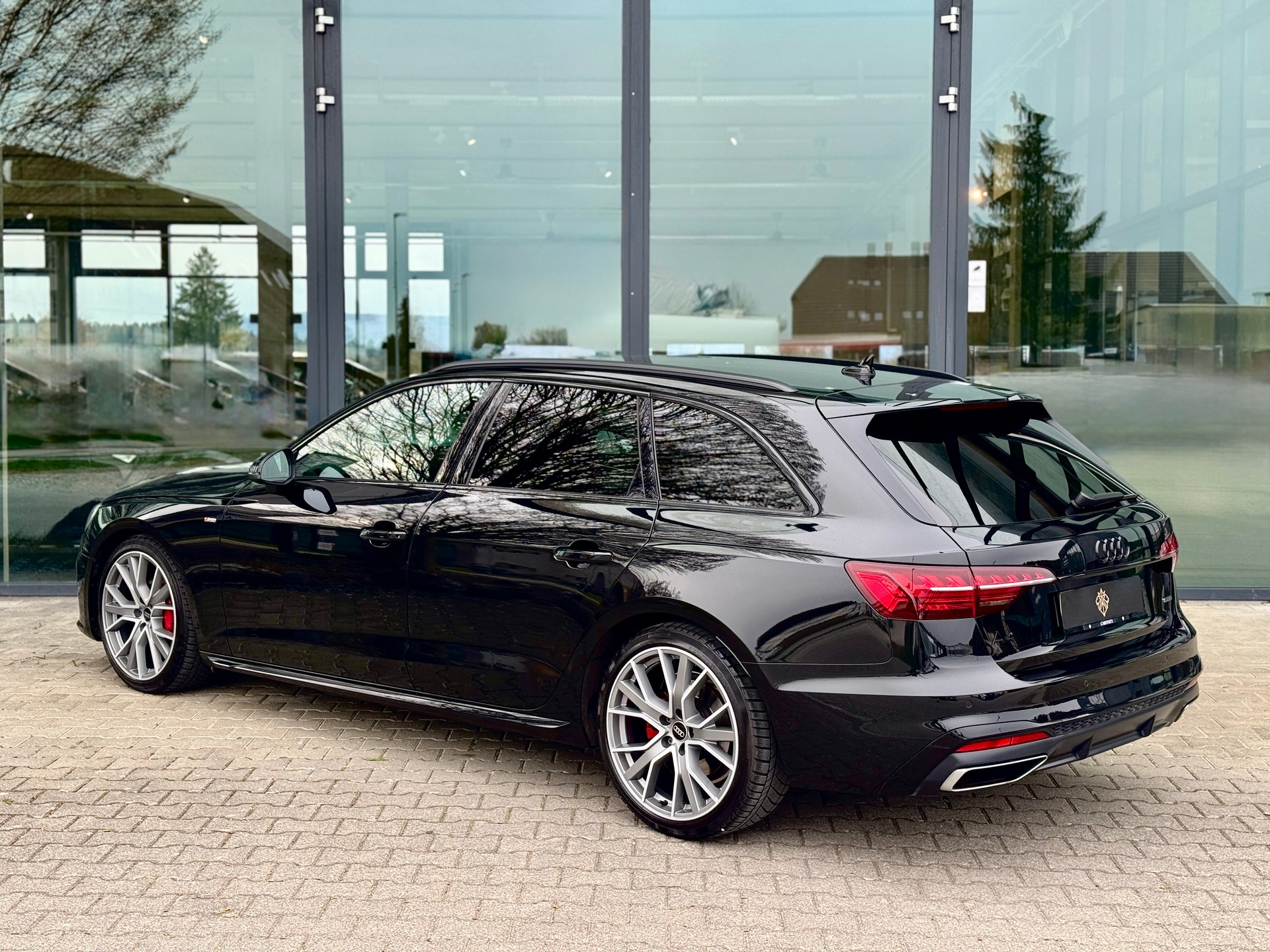 AUDI A4 Avant 40 TDI S line quattro S-tronic-image-3