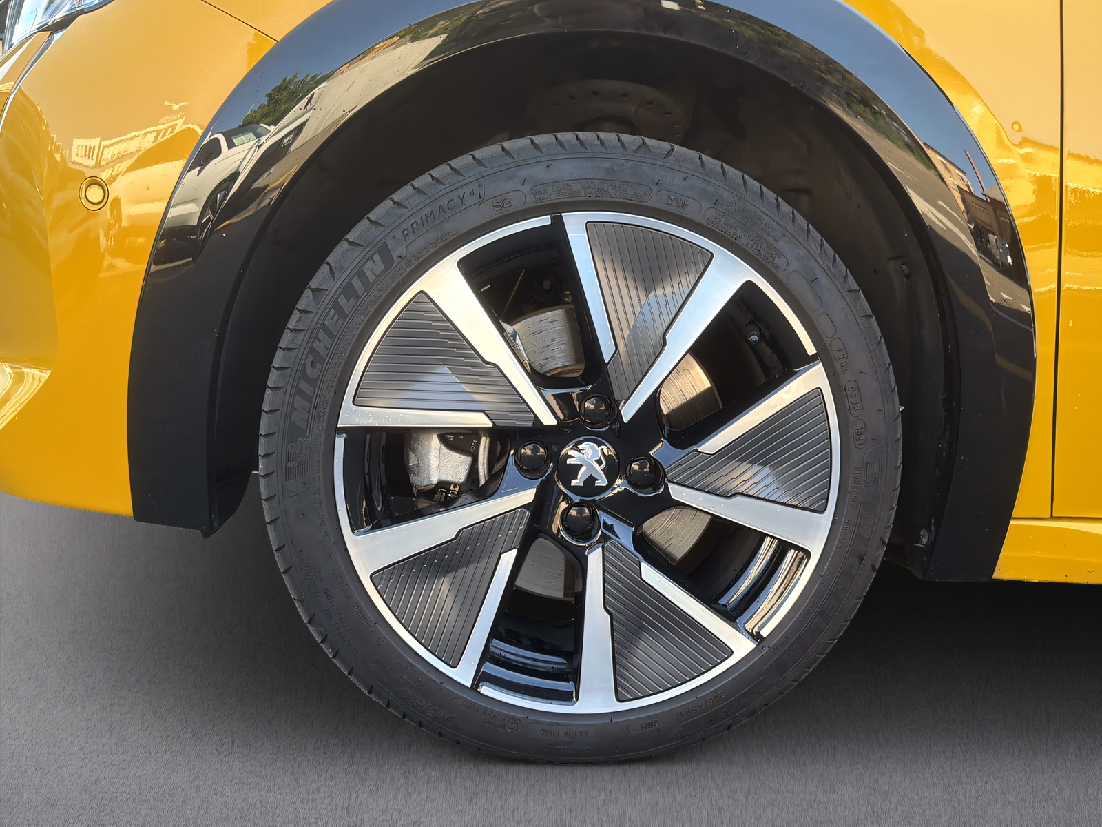 PEUGEOT 208 e-GT Pack-image-19