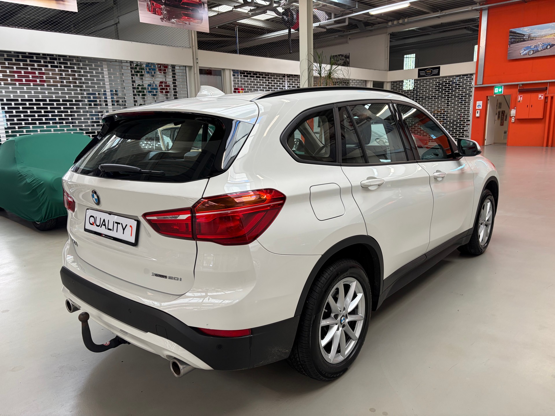 BMW X1 xDrive 20i Steptronic-image-4