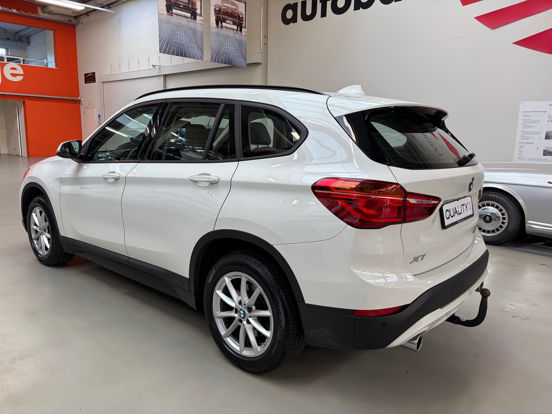 BMW X1 xDrive 20i Steptronic-image-2