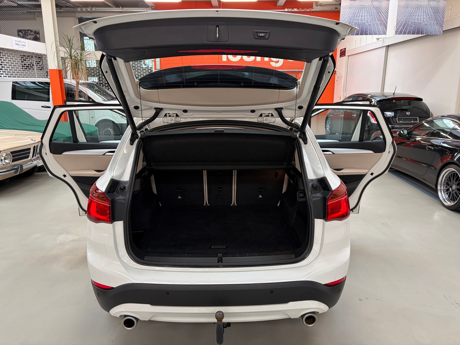 BMW X1 xDrive 20i Steptronic-image-10