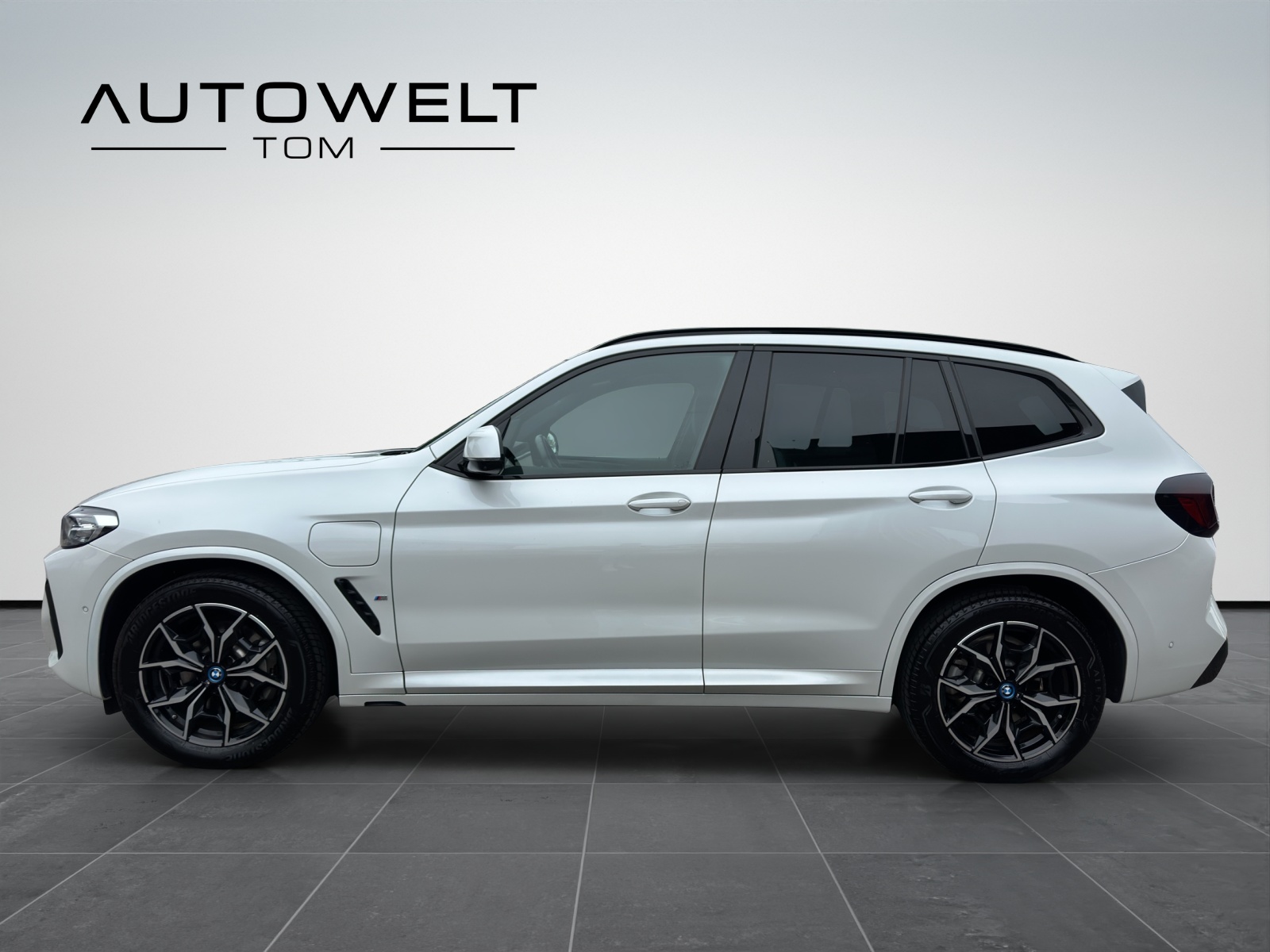 BMW X3 30e xDrive M Sport *CH-Wagen*-image-1