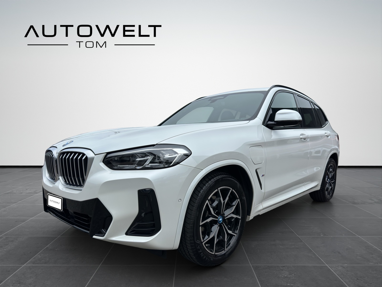 BMW X3 30e xDrive M Sport *CH-Wagen*-image-0