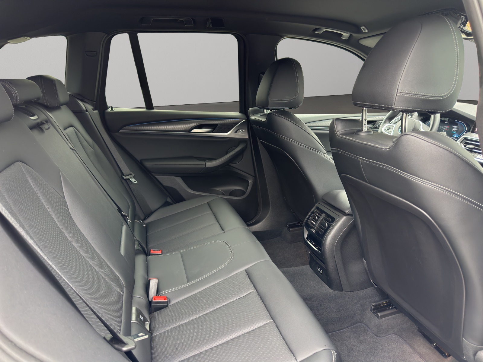 BMW X3 xDrive 30e M Sport-image-13