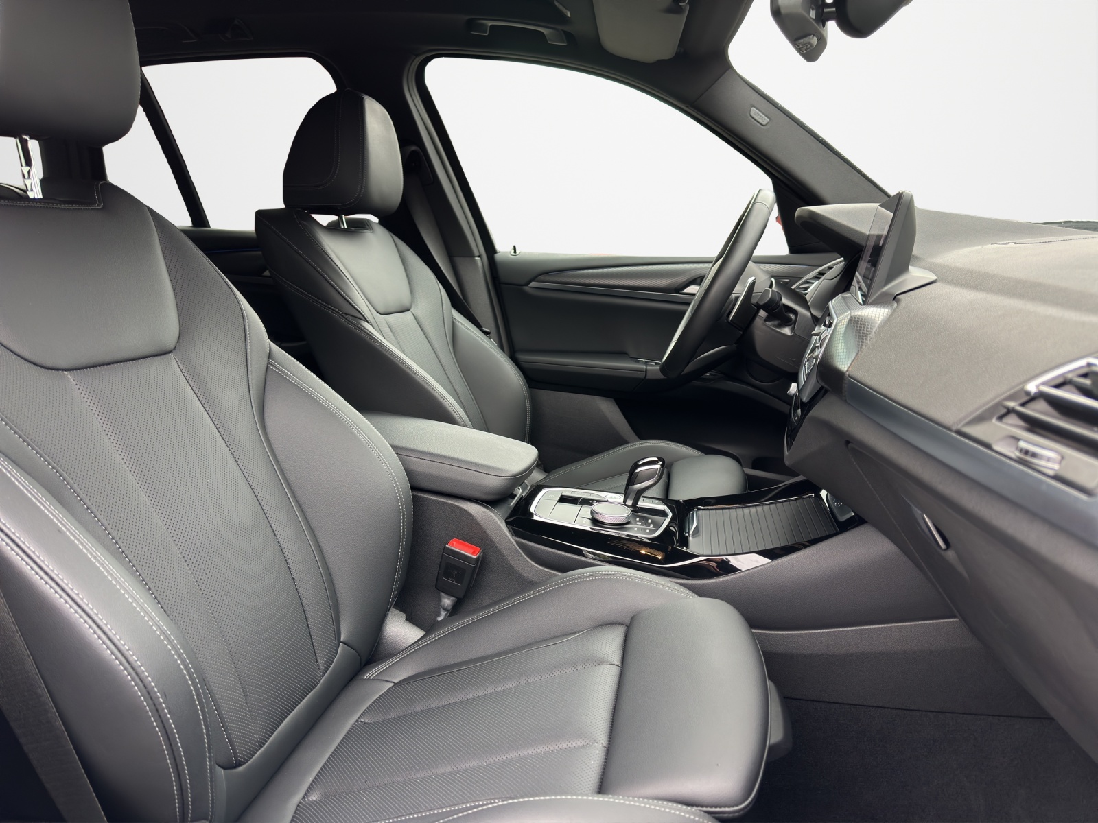 BMW X3 30e xDrive M Sport *CH-Wagen*-image-12
