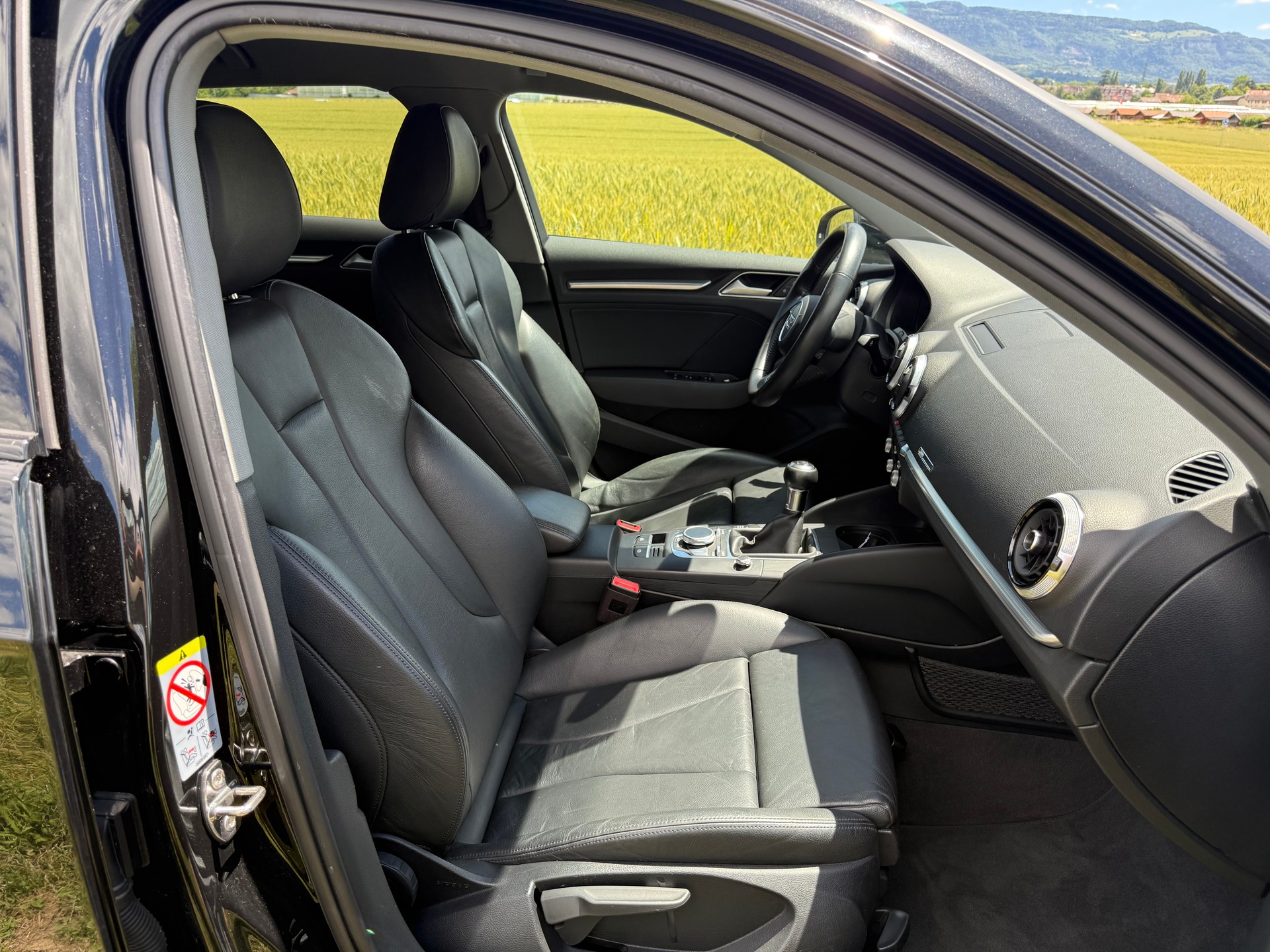 AUDI A3 Sportback 1.0 TFSI Sport-image-11