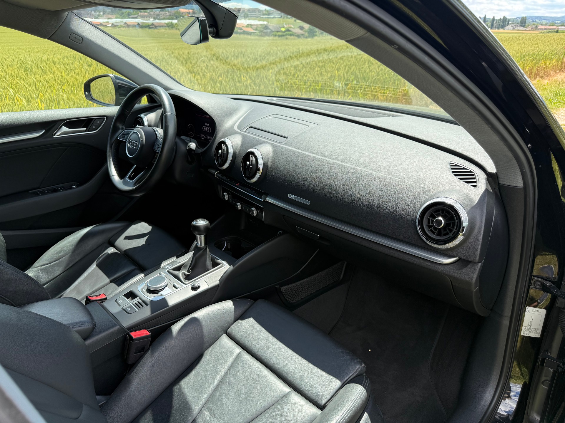 AUDI A3 Sportback 1.0 TFSI Sport-image-10