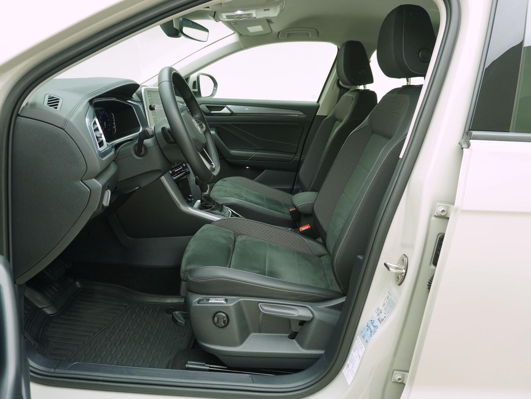 VW T-Roc 1.5 TSI DSG Style-image-8