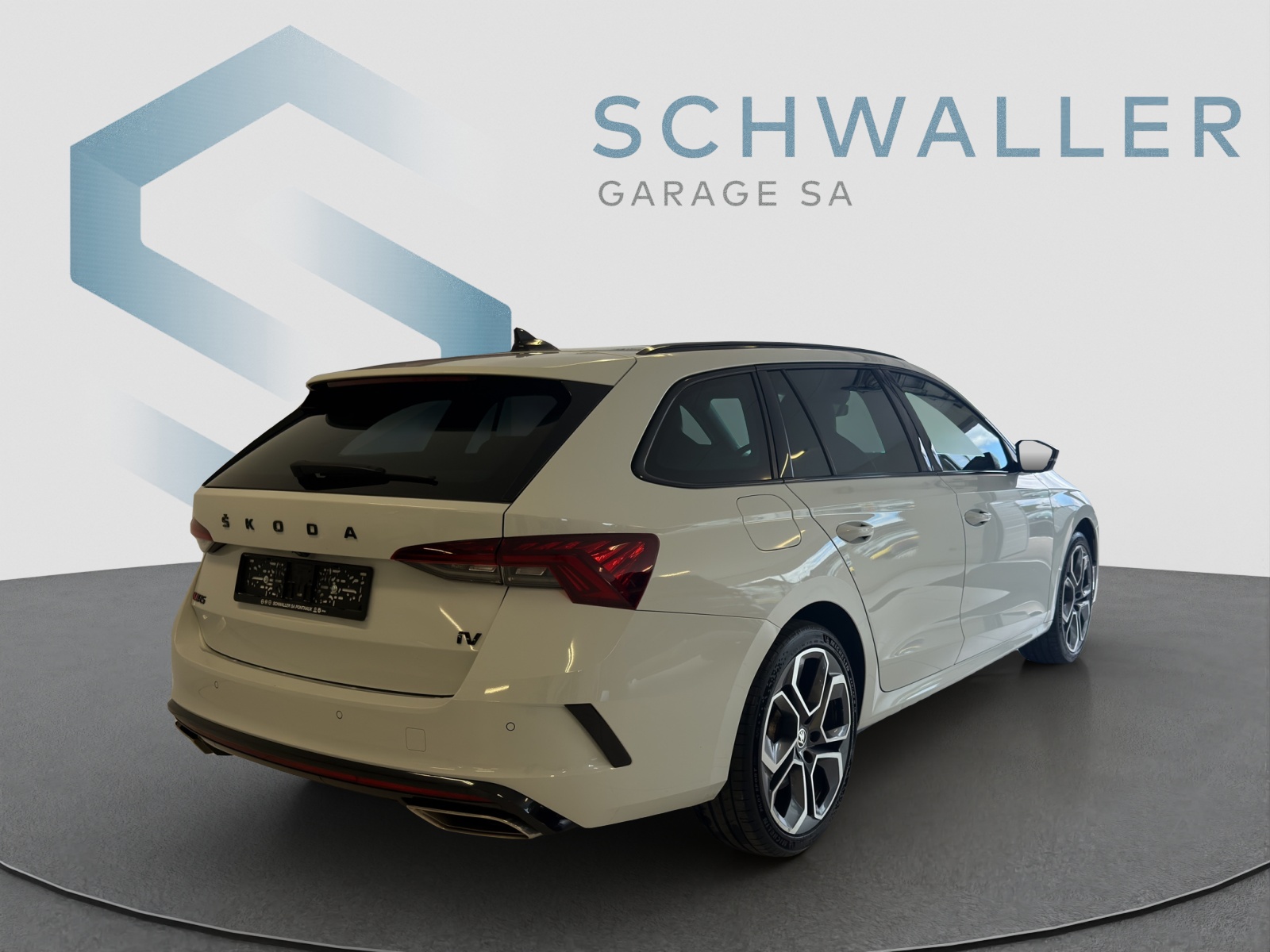 SKODA OCTAVIA 1.4 TSI PHEV 245 RS-image-3