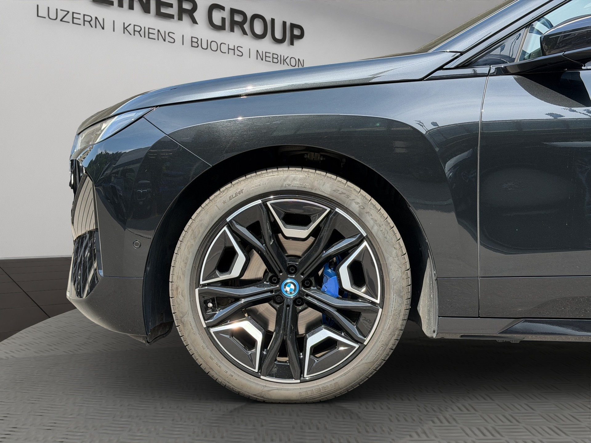 BMW iX xDrive40-image-9