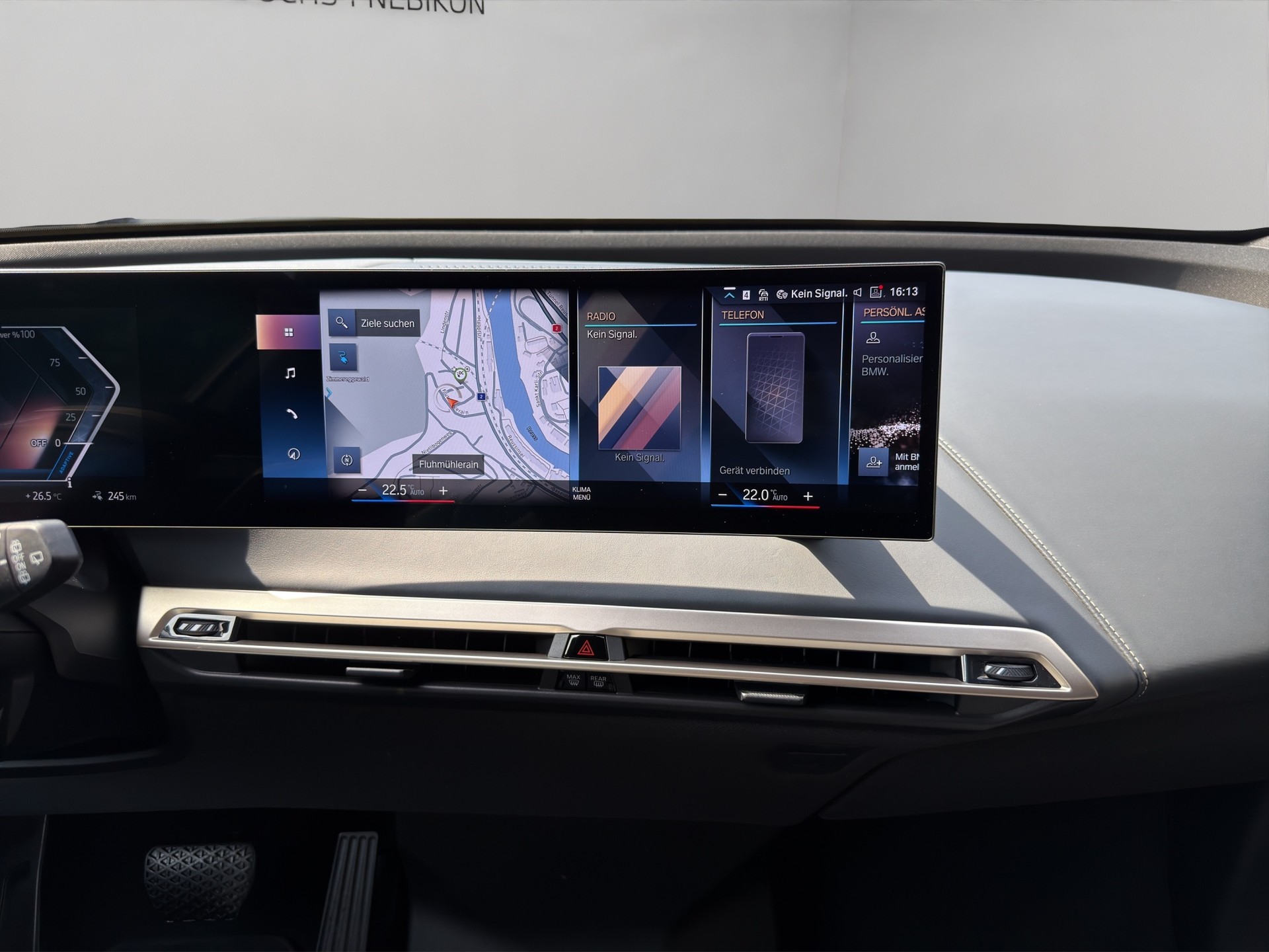 BMW iX xDrive40-image-17