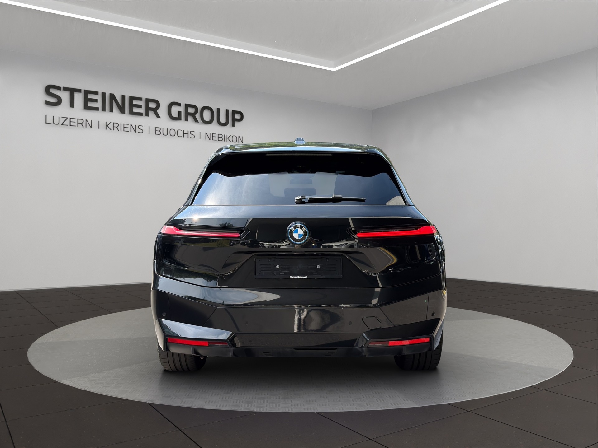 BMW iX xDrive40-image-6