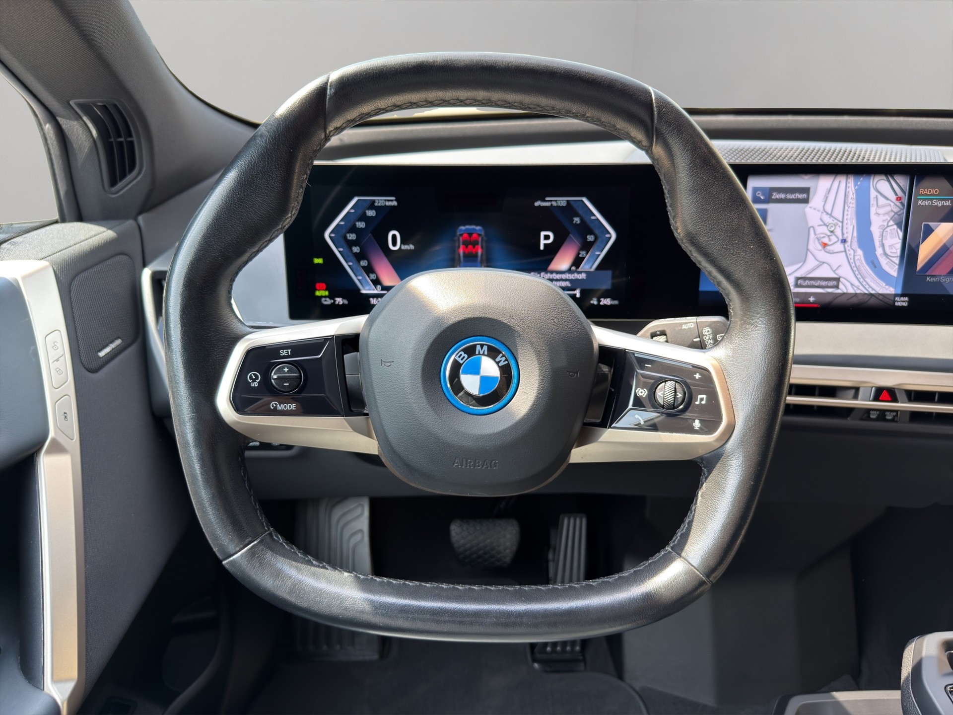 BMW iX xDrive40-image-13