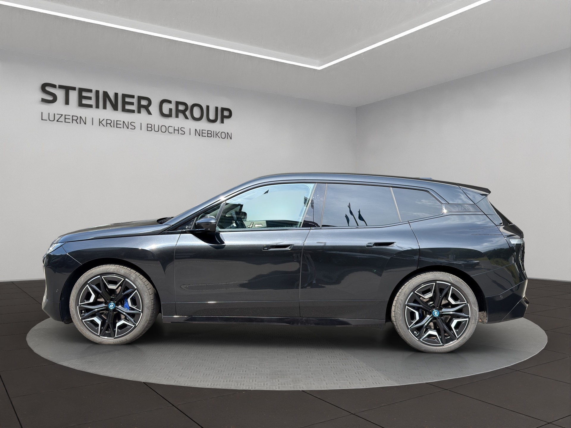 BMW iX xDrive40-image-8