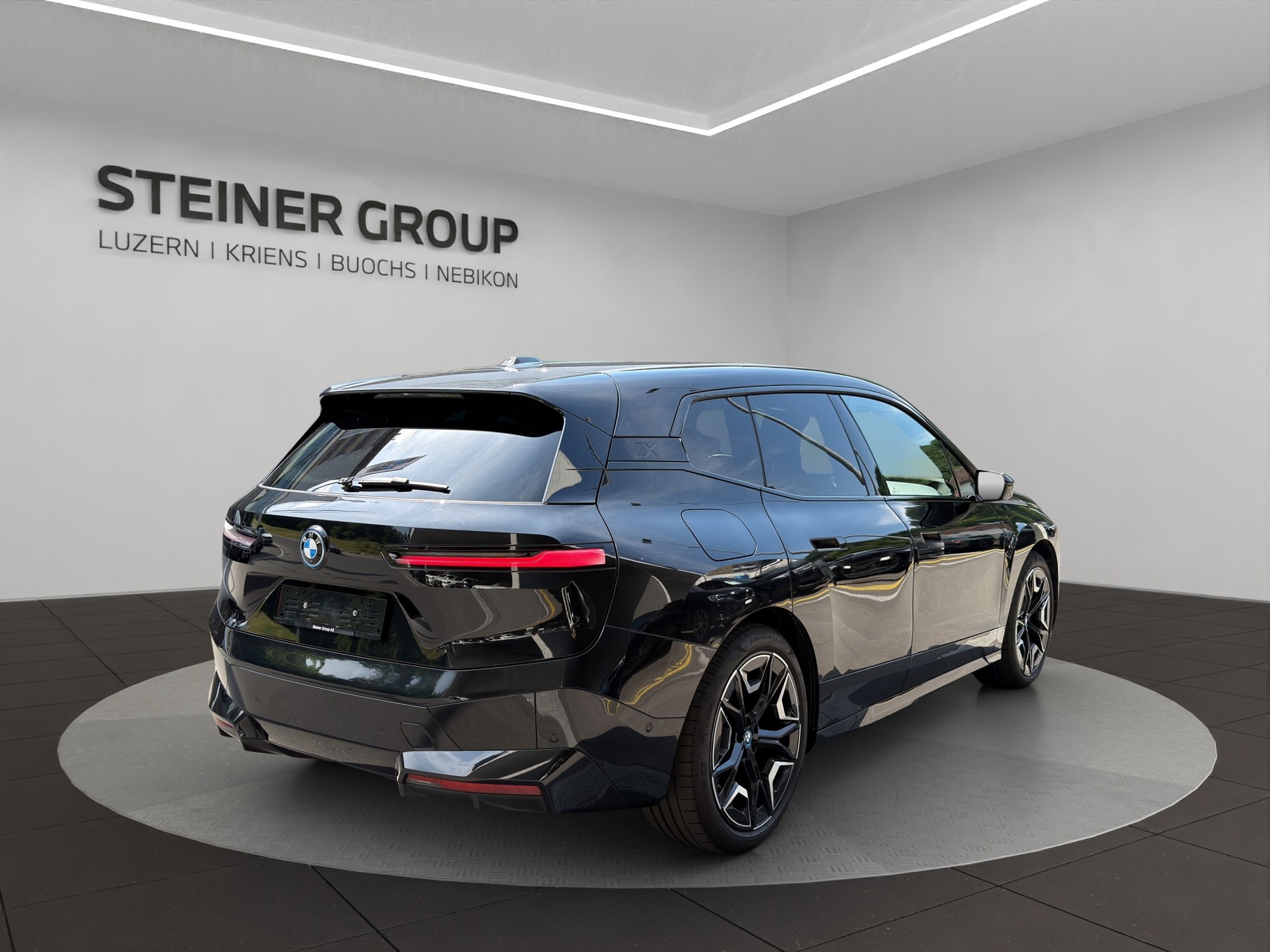 BMW iX xDrive40-image-5