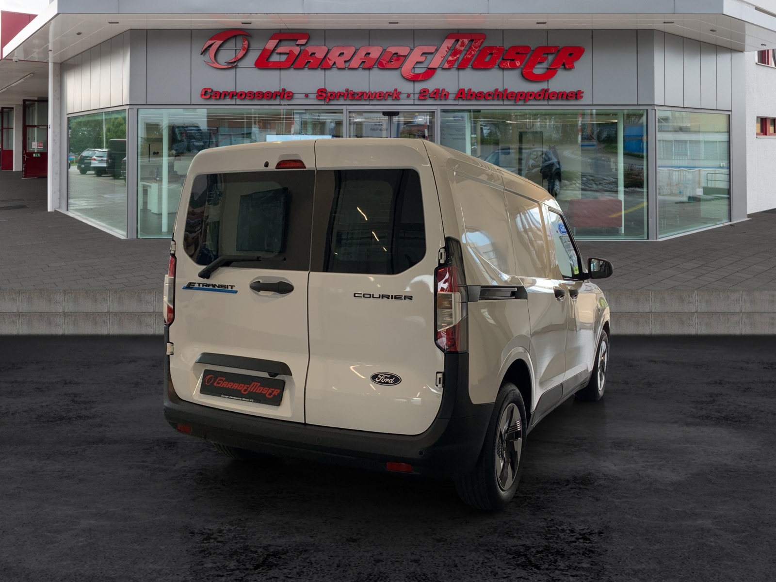 FORD E-Transit Courier Van Trend-image-4