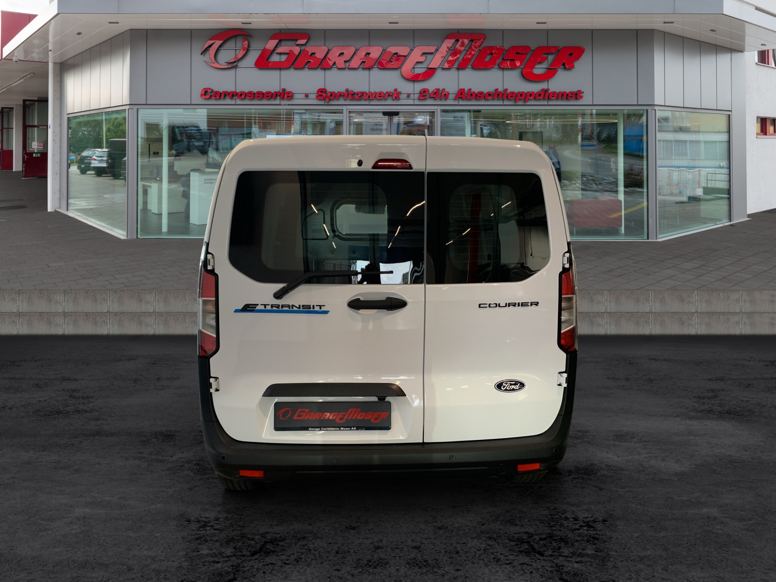 FORD E-Transit Courier Van Trend-image-5