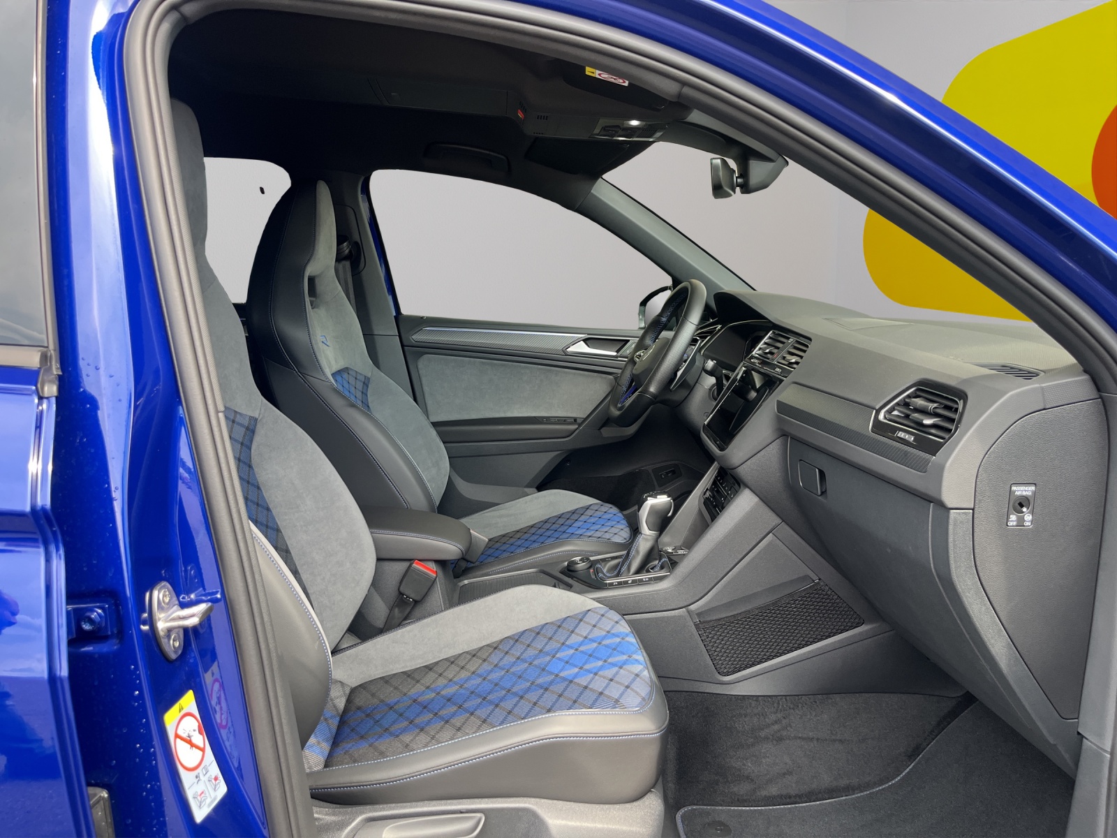 VW Tiguan 2.0TSI R 4Motion DSG-image-10