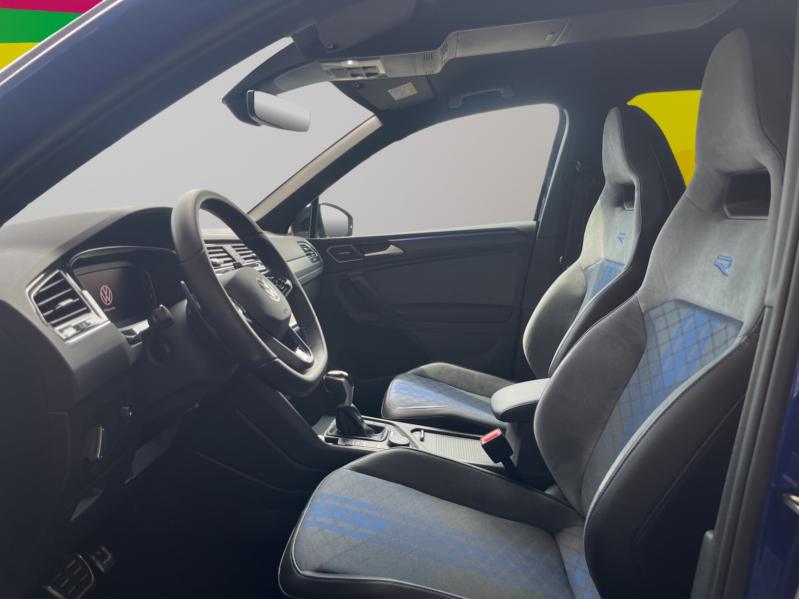 VW Tiguan 2.0TSI R 4Motion DSG-image-4
