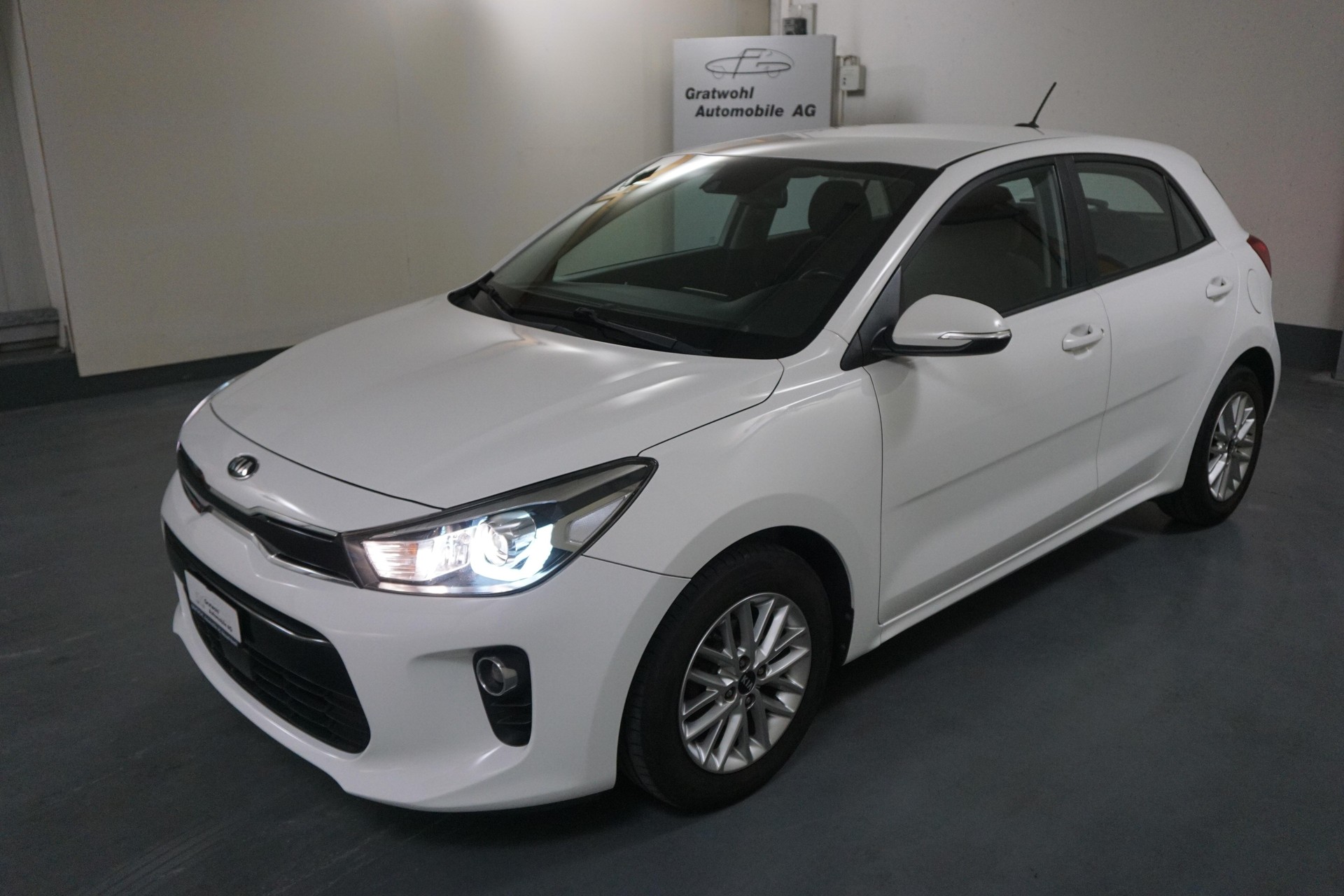 KIA Rio 1.4 CVVT Swiss City Line-image-1