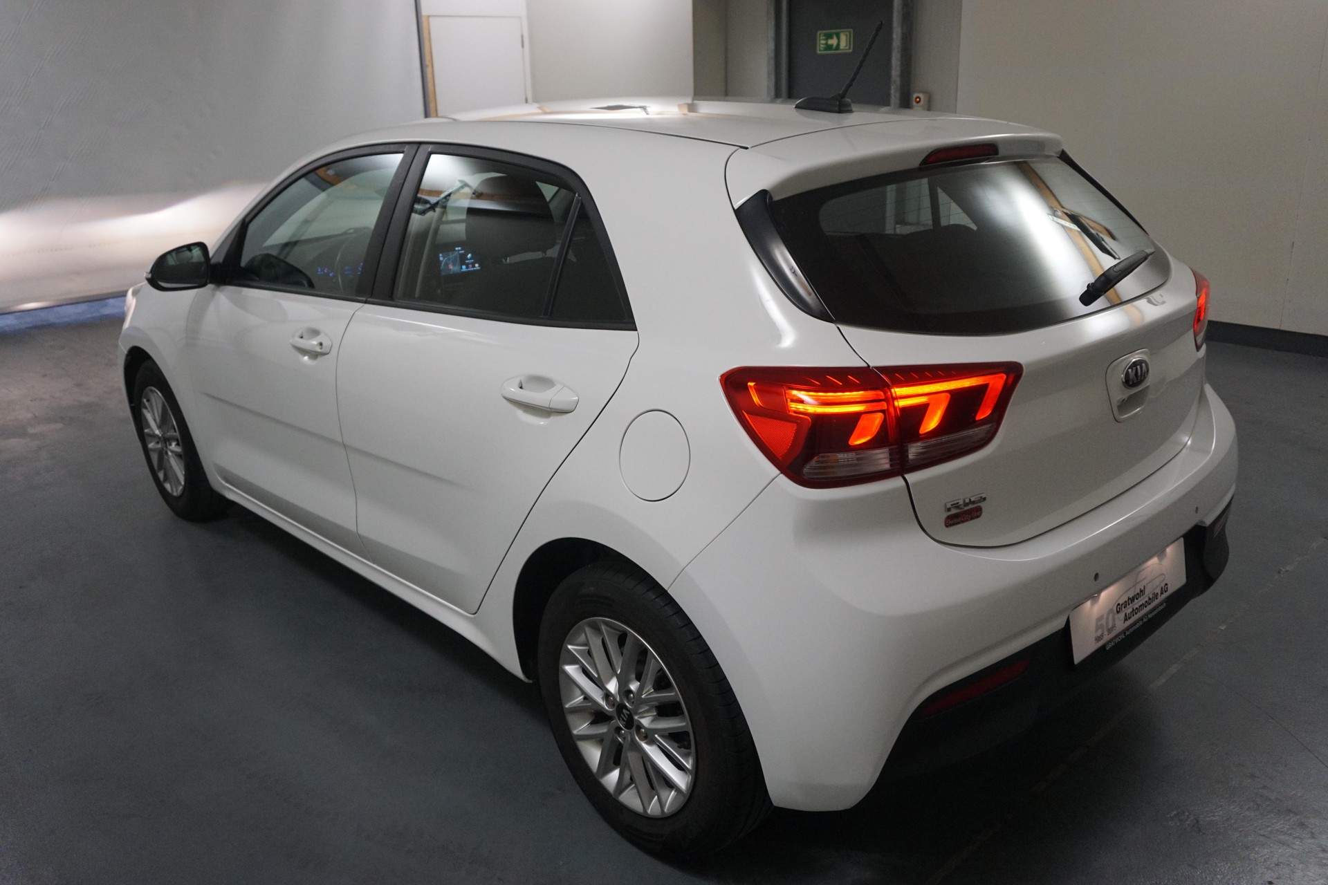 KIA Rio 1.4 CVVT Swiss City Line-image-3