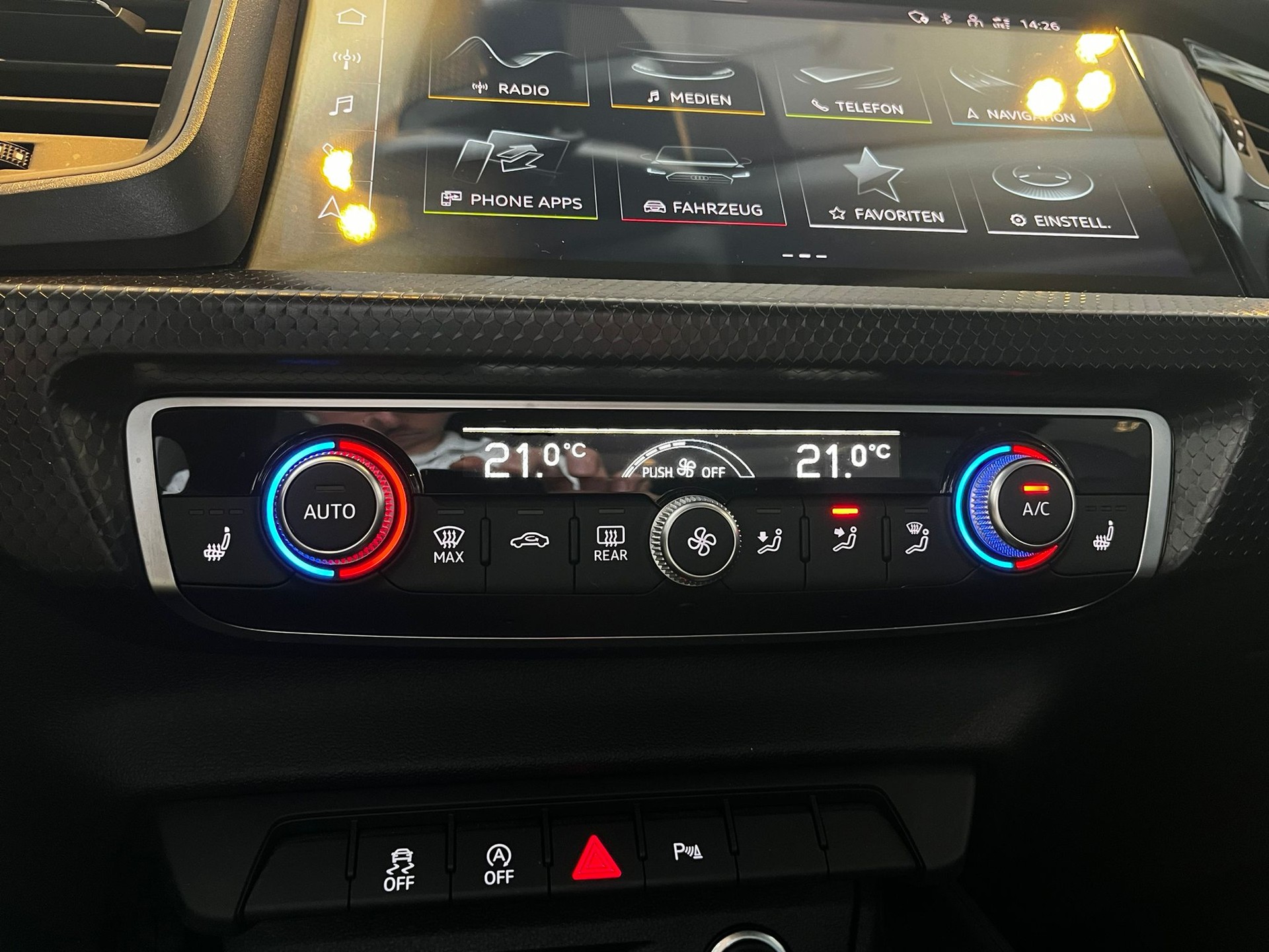 AUDI A1 30 TFSI advanced-image-16
