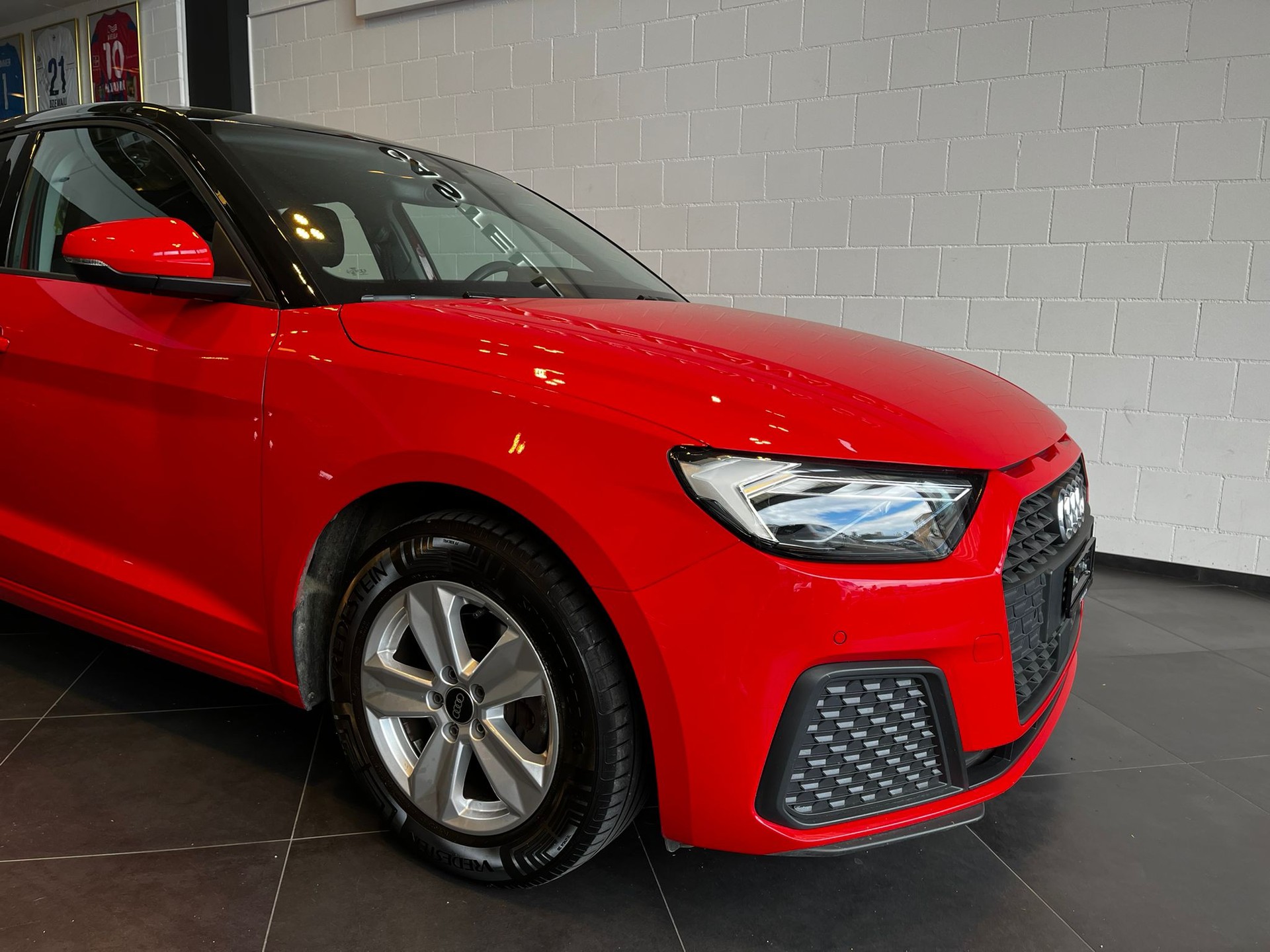 AUDI A1 30 TFSI advanced-image-1