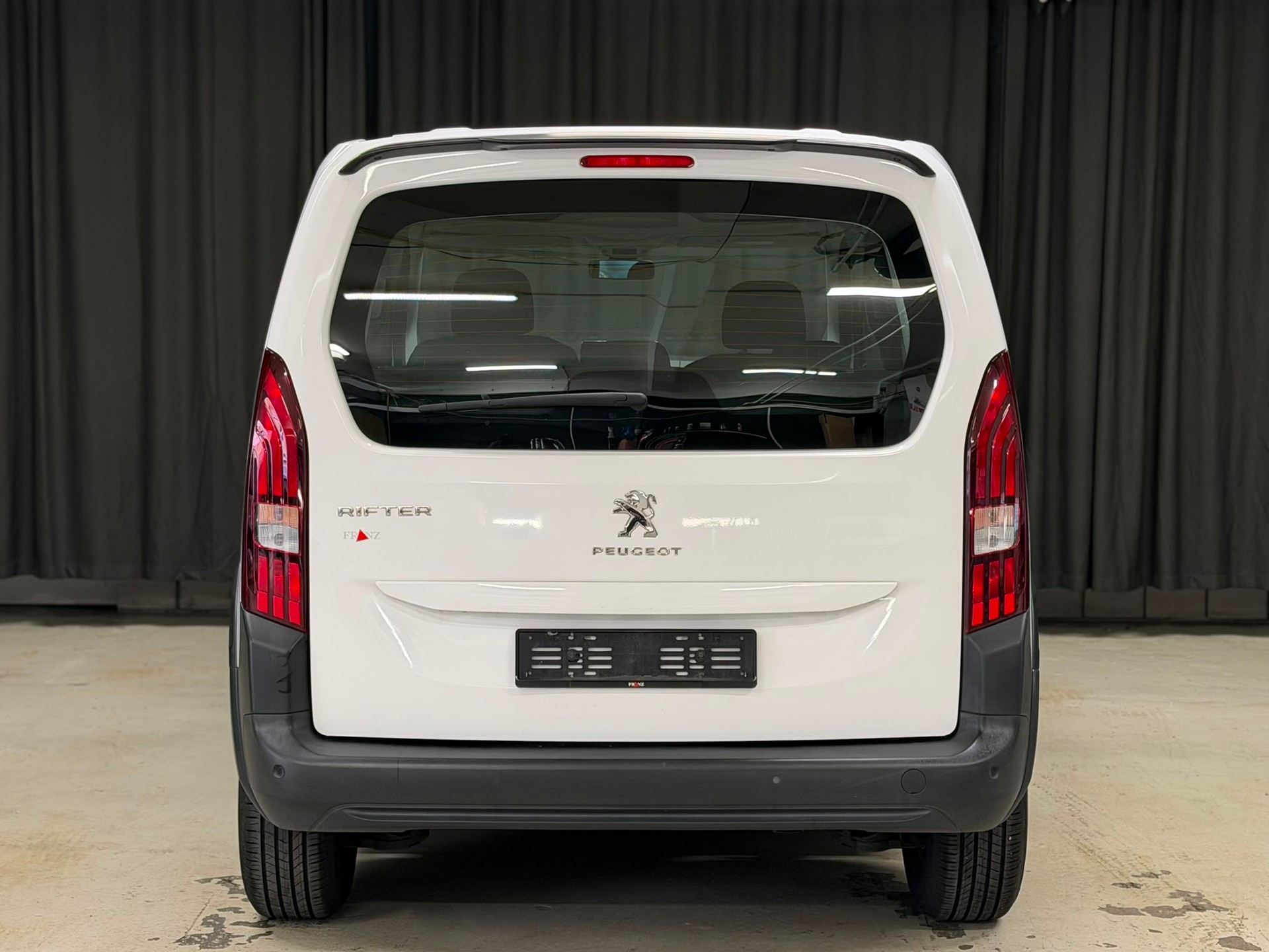 PEUGEOT Rifter 1.2 PureTech Allure EAT8-image-5