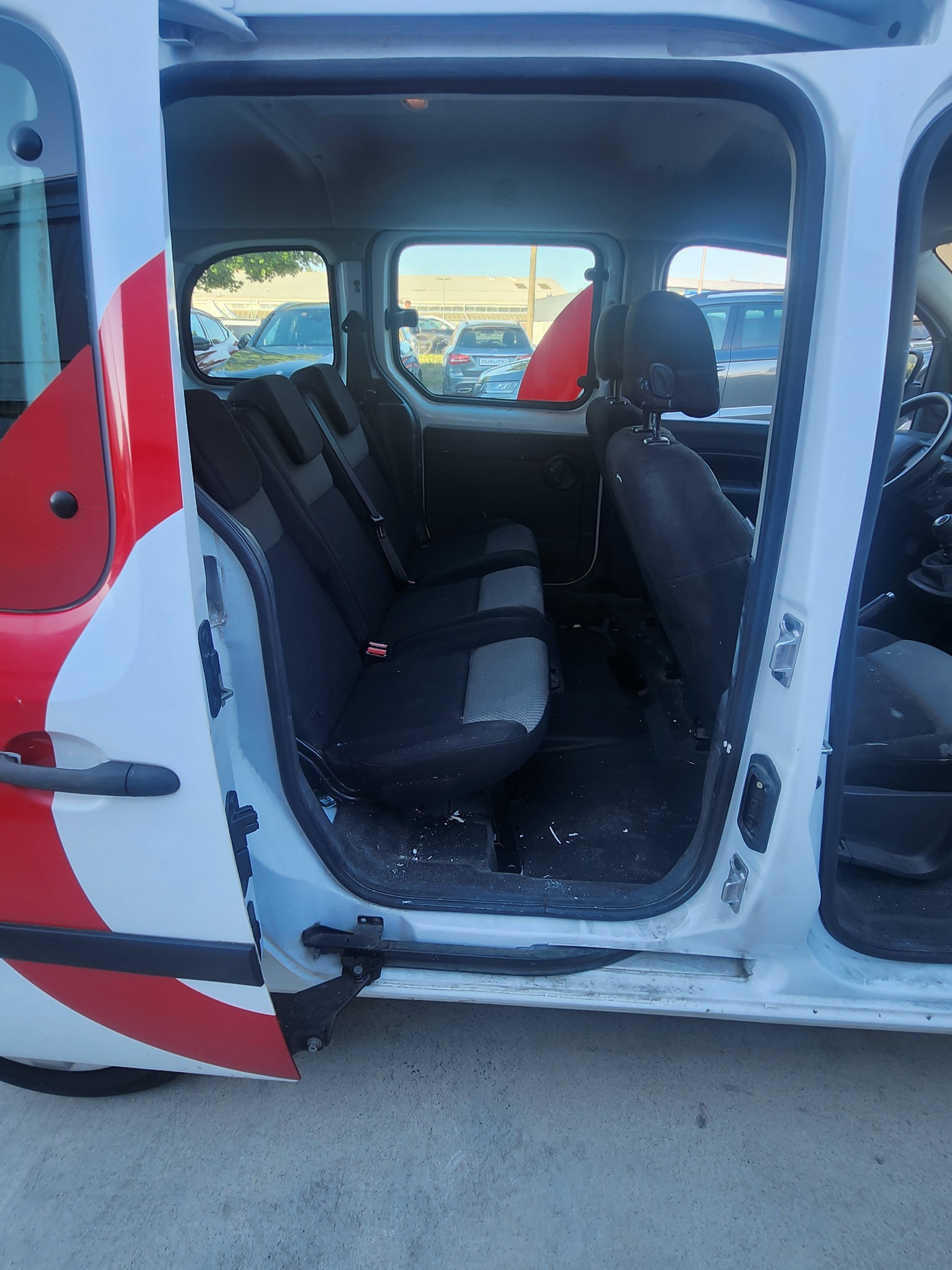 RENAULT Kangoo 1.2 16V Turbo Life-image-5