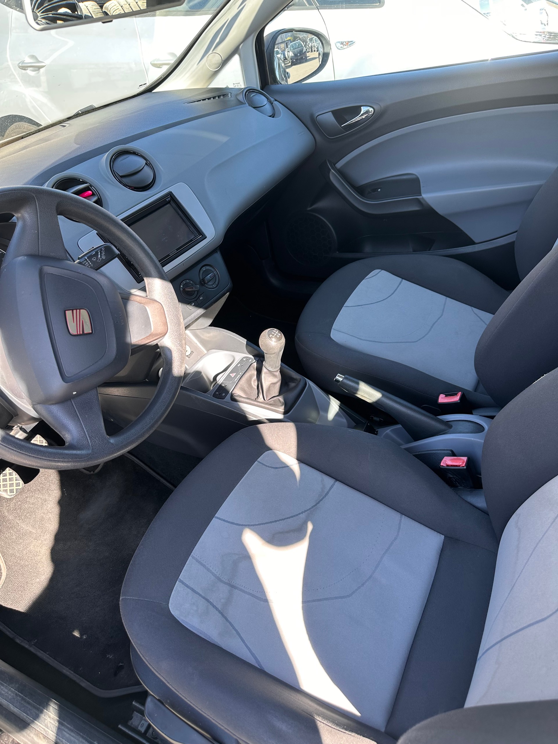 SEAT Ibiza 1.4 Style-image-5
