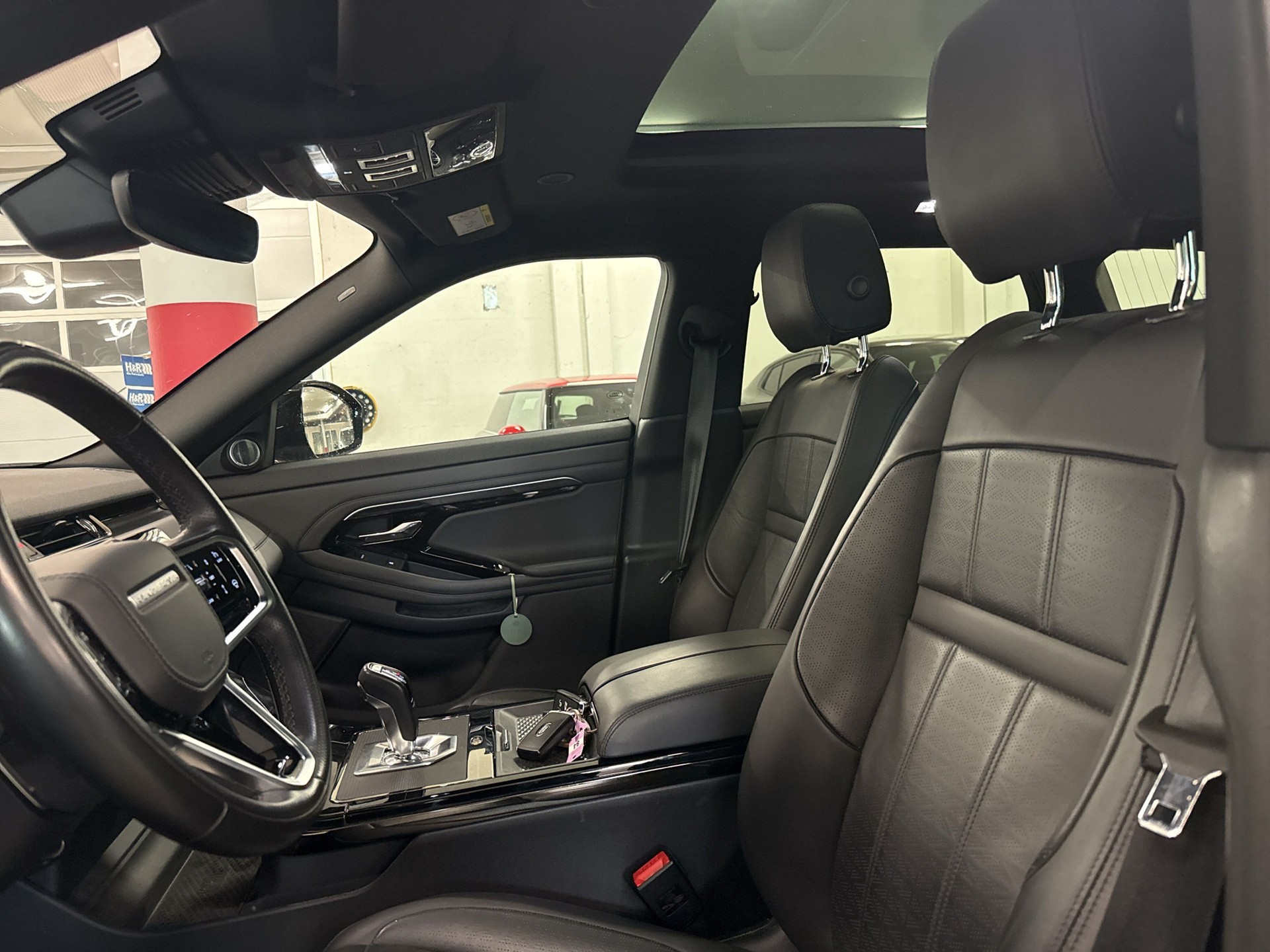 LAND ROVER Range Rover Evoque P 300e SE AT8-image-9