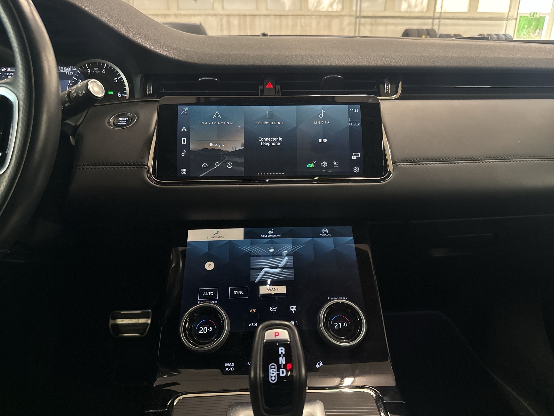 LAND ROVER Range Rover Evoque P 300e SE AT8-image-10