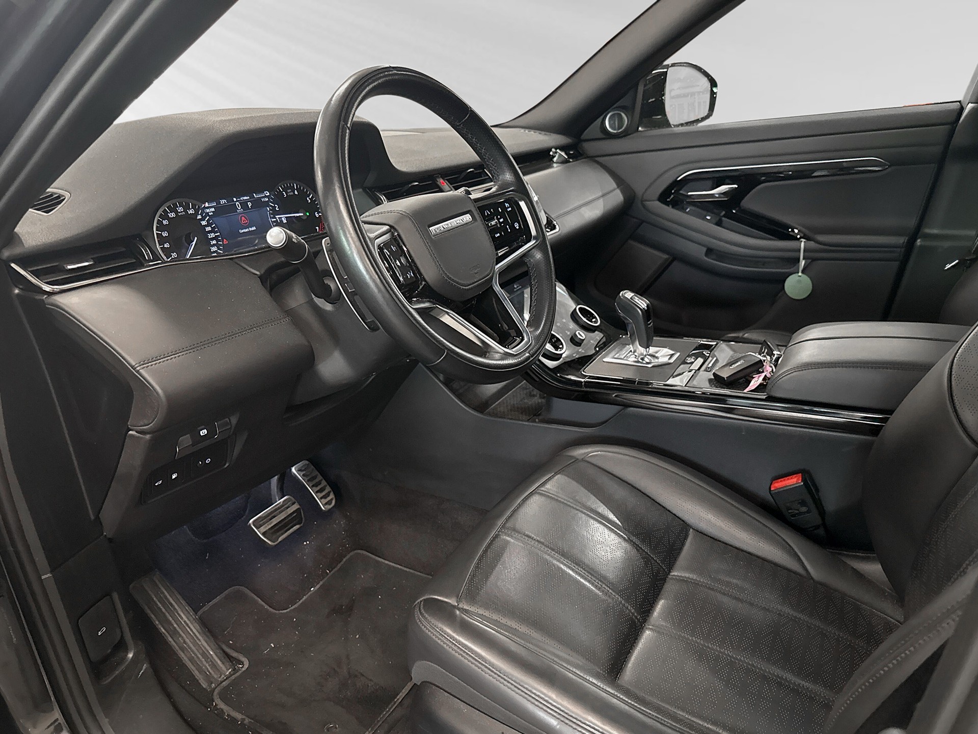LAND ROVER Range Rover Evoque P 300e SE AT8-showroom-element-3